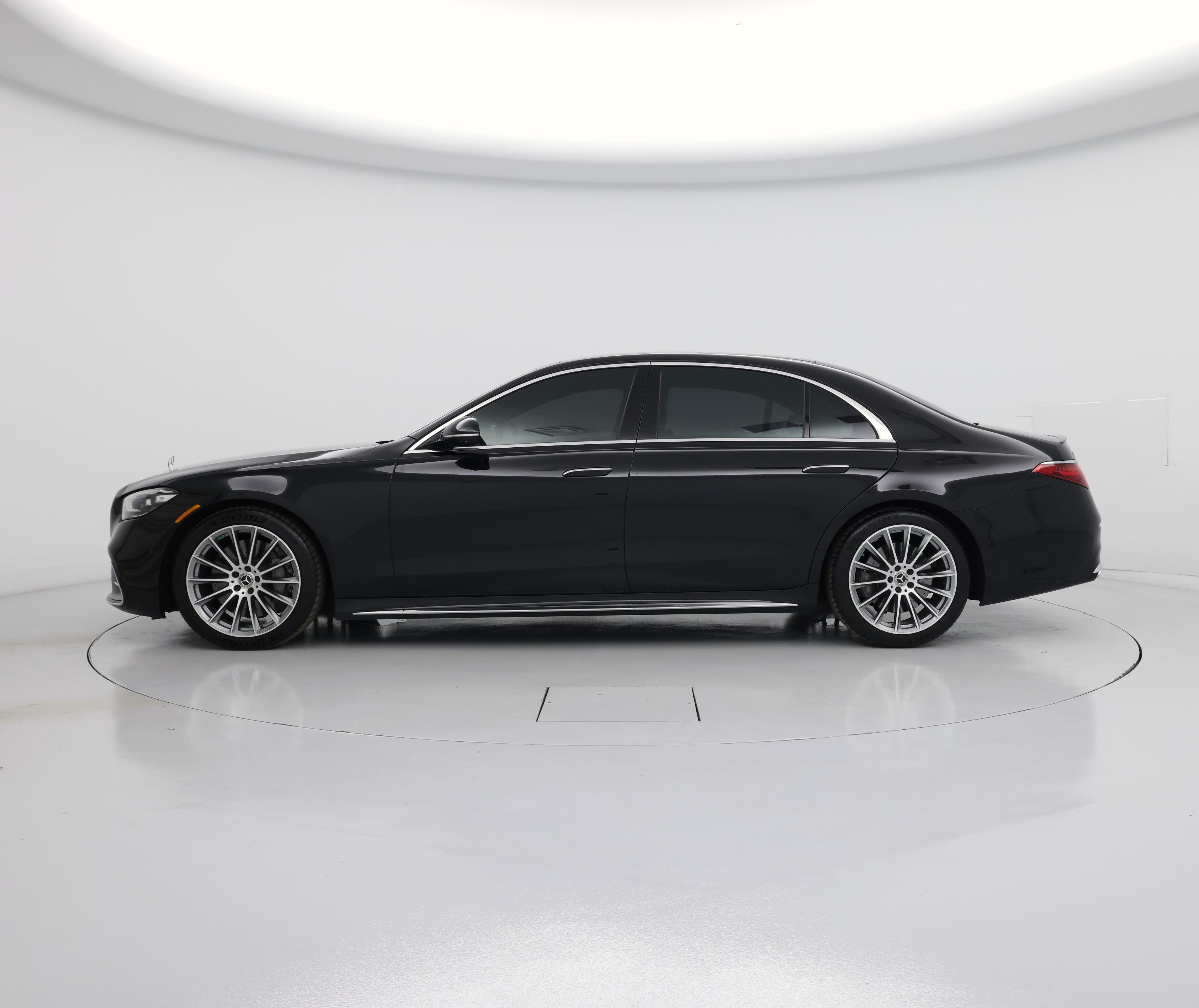 Thumbnail: 2021 Mercedes-Benz S-Class - 3