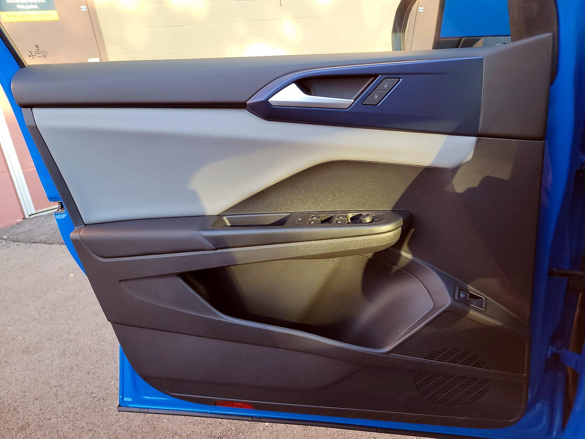 Thumbnail: 2022 Volkswagen Taos - 10