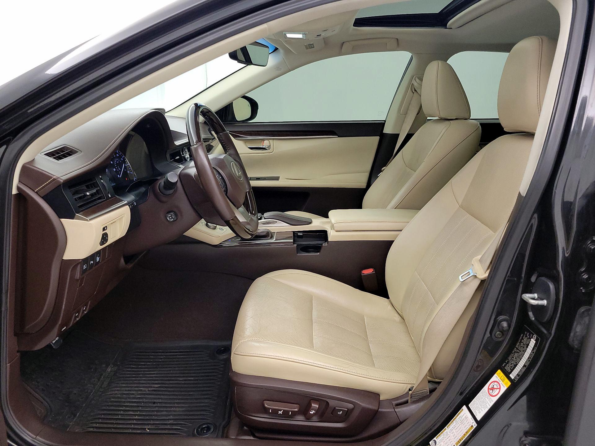 Thumbnail: 2017 Lexus ES - 11
