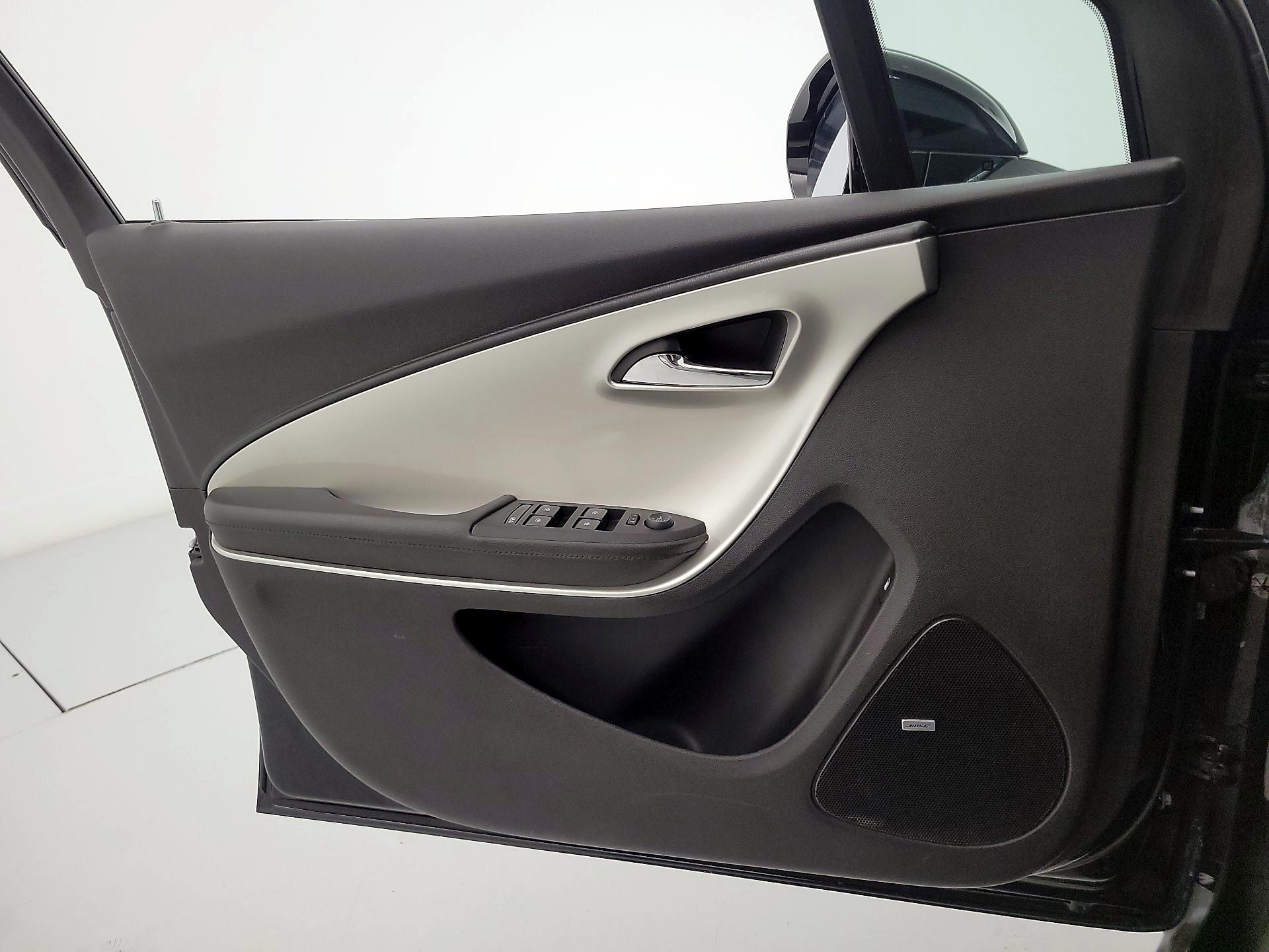 Thumbnail: 2015 Chevrolet Volt - 12