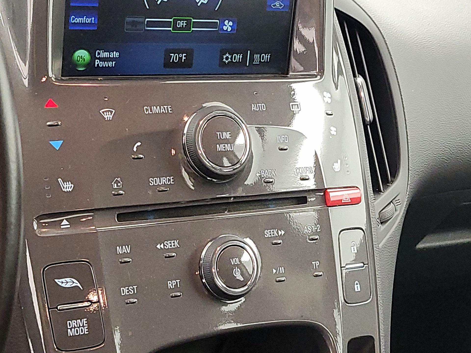 Thumbnail: 2015 Chevrolet Volt - 16
