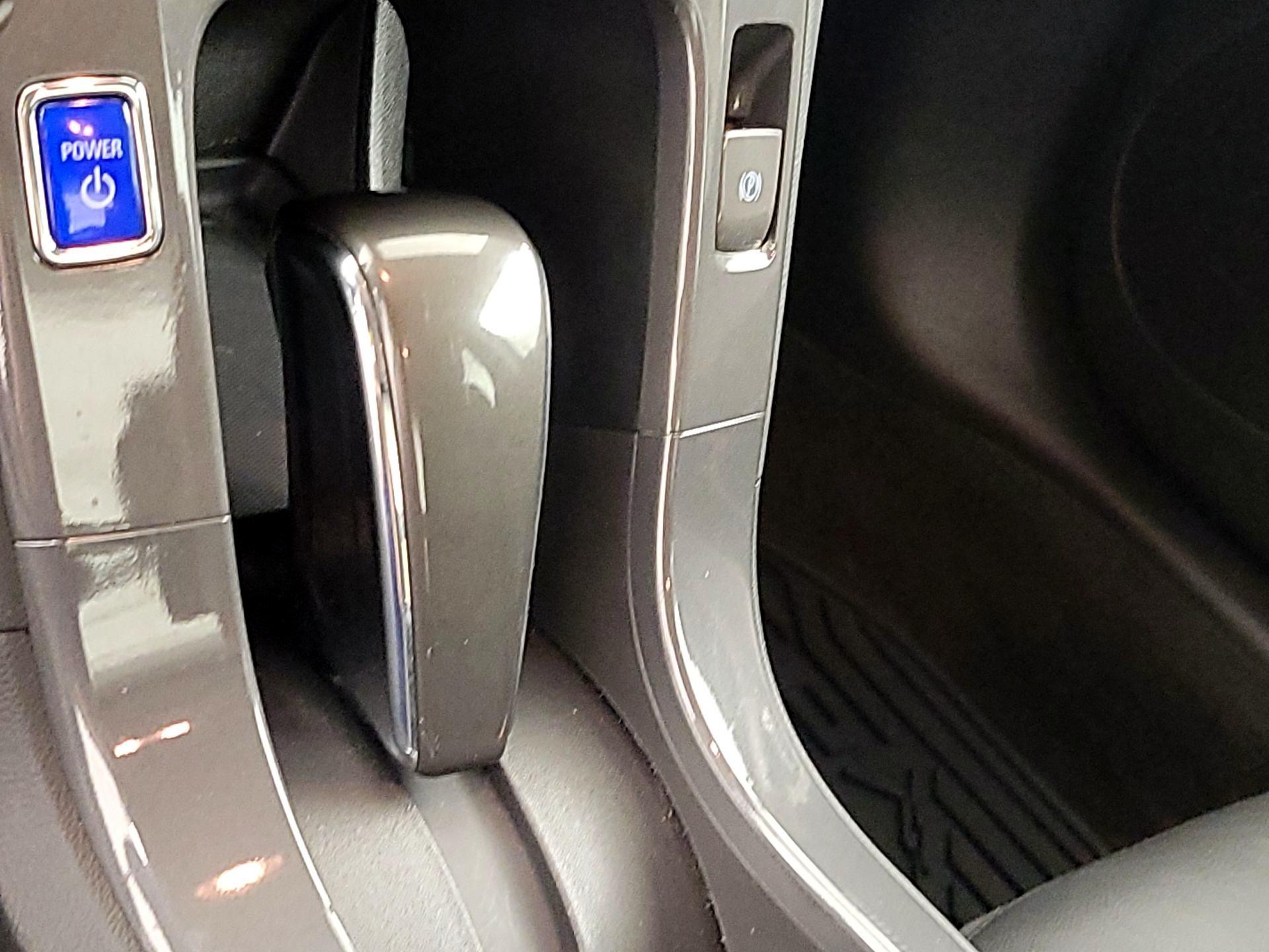 Thumbnail: 2015 Chevrolet Volt - 17