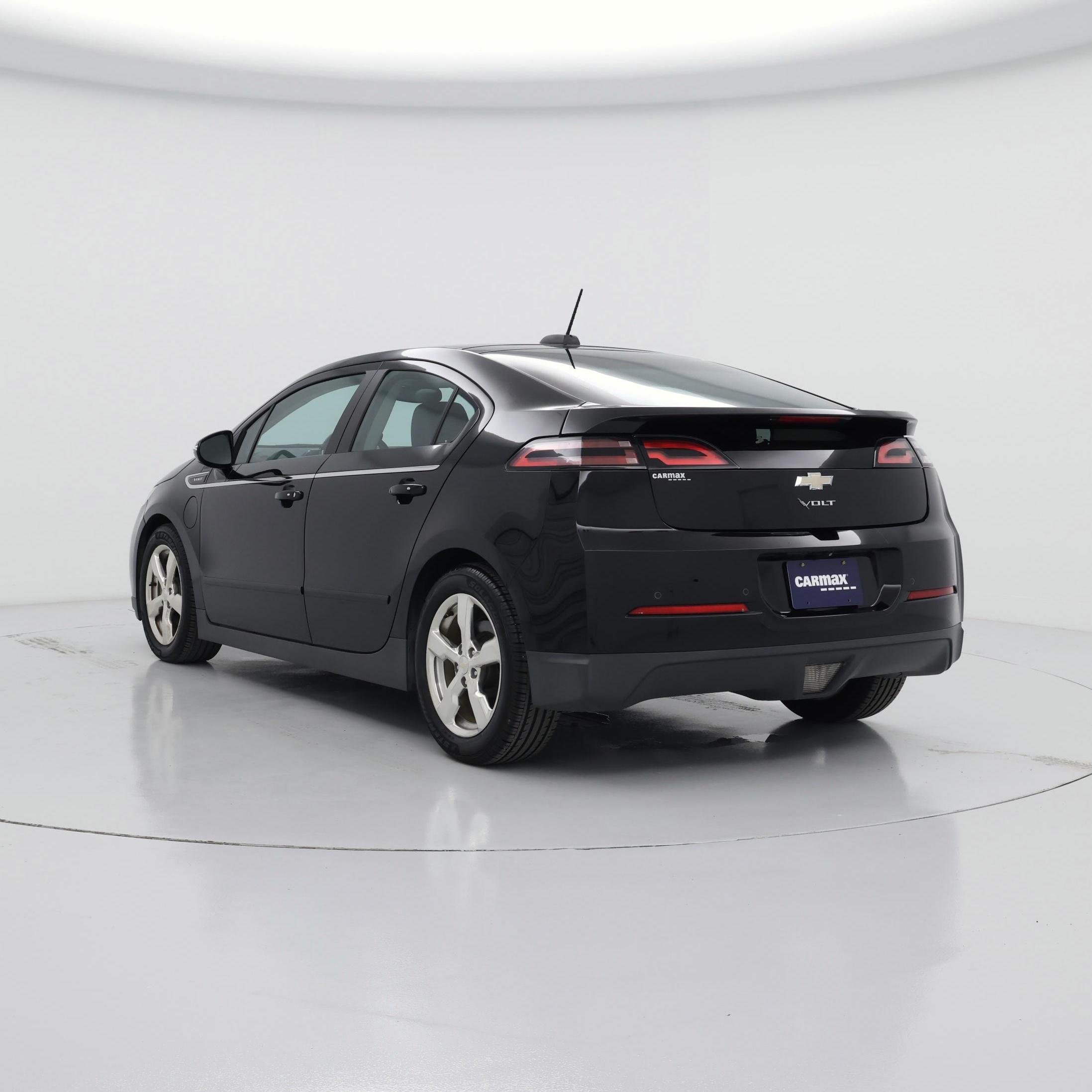 Thumbnail: 2015 Chevrolet Volt - 2