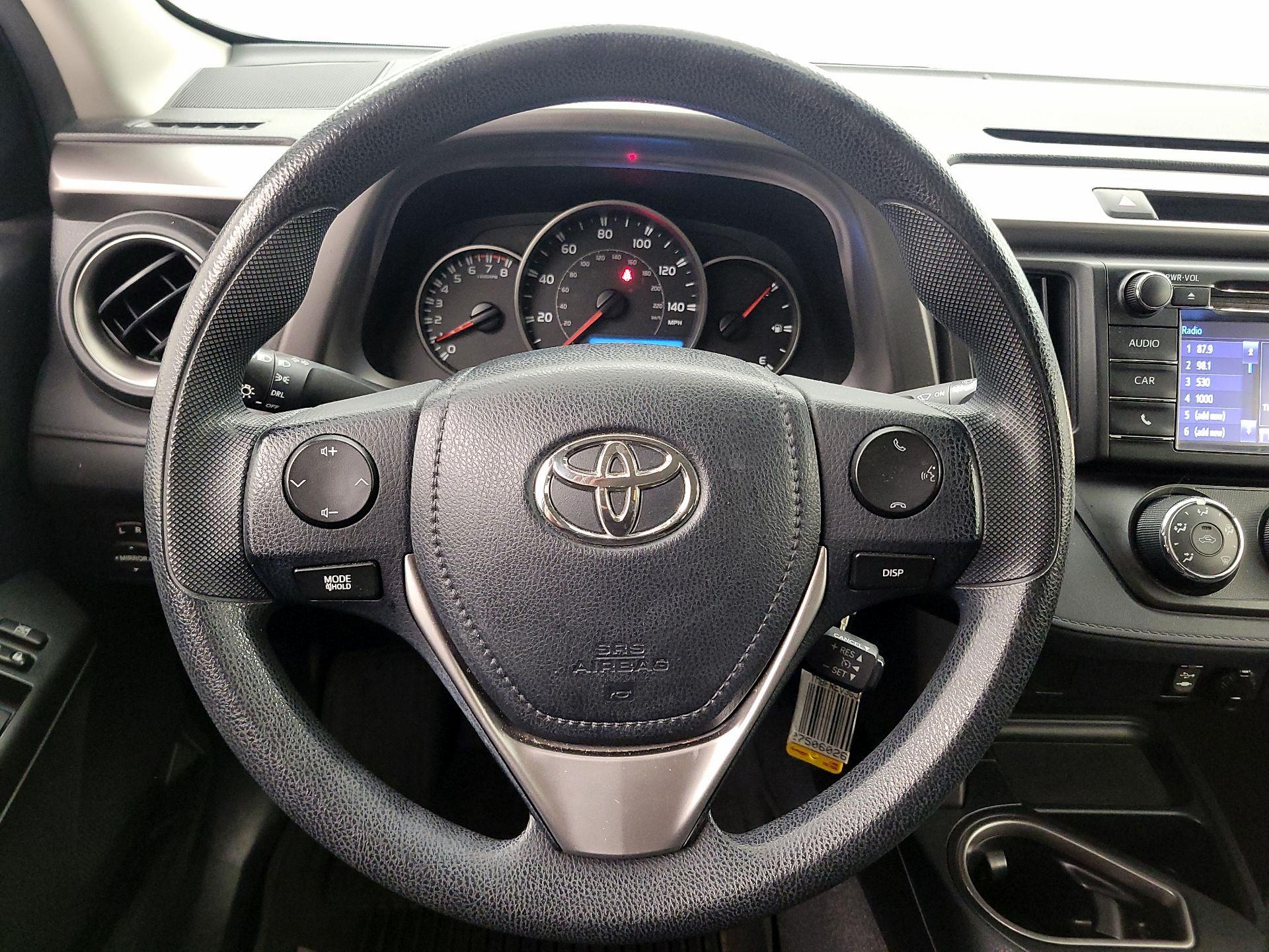 Thumbnail: 2016 Toyota RAV4 - 10