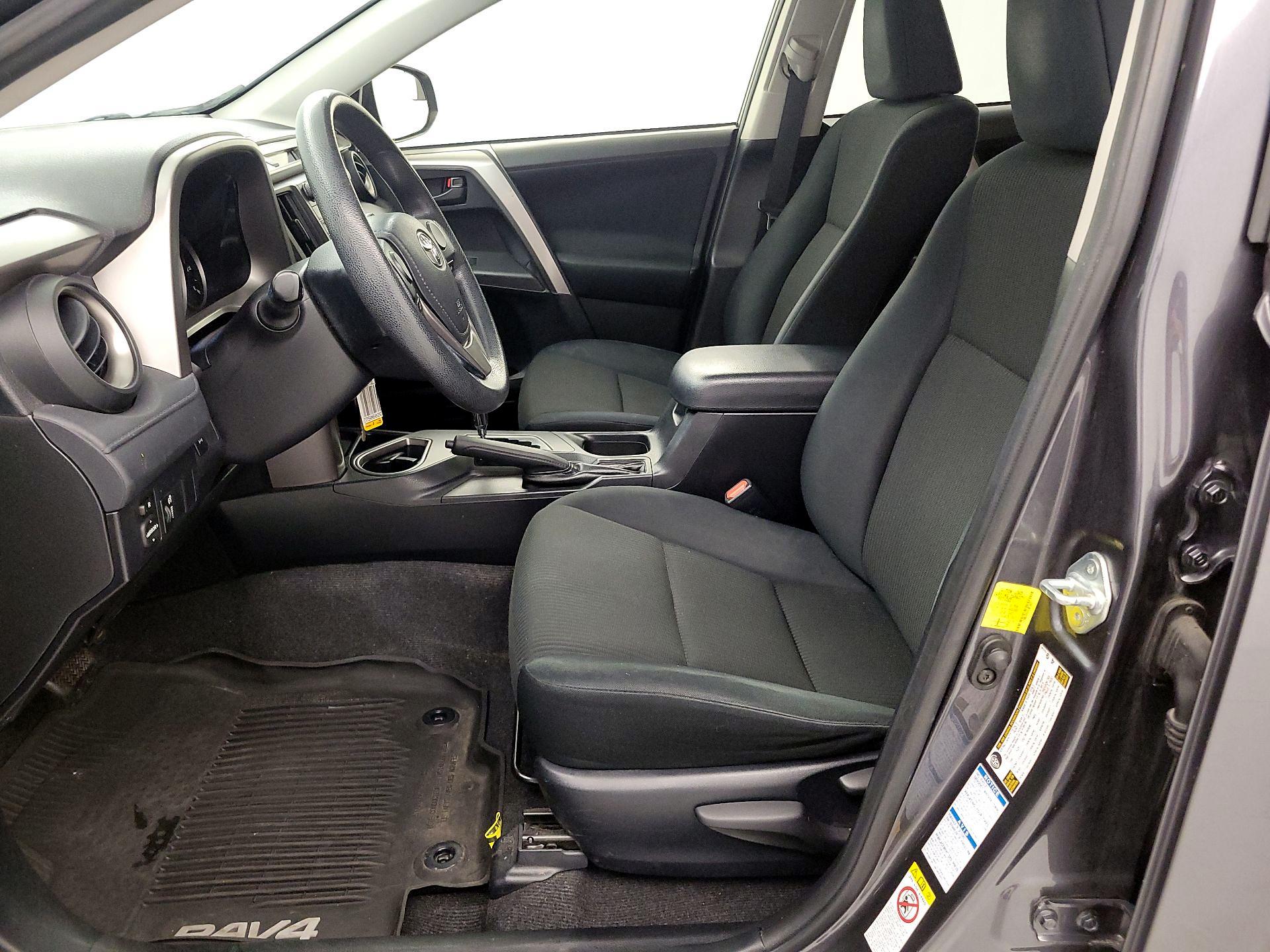 Thumbnail: 2016 Toyota RAV4 - 11