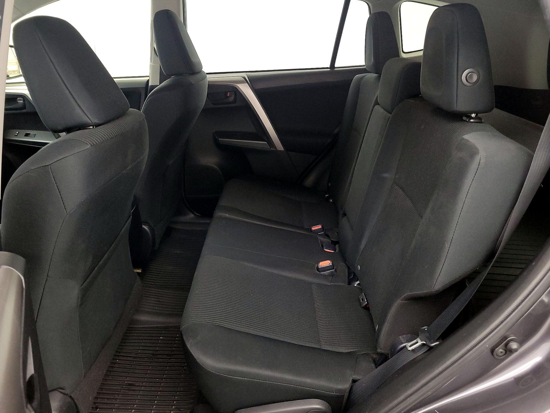 Thumbnail: 2016 Toyota RAV4 - 19