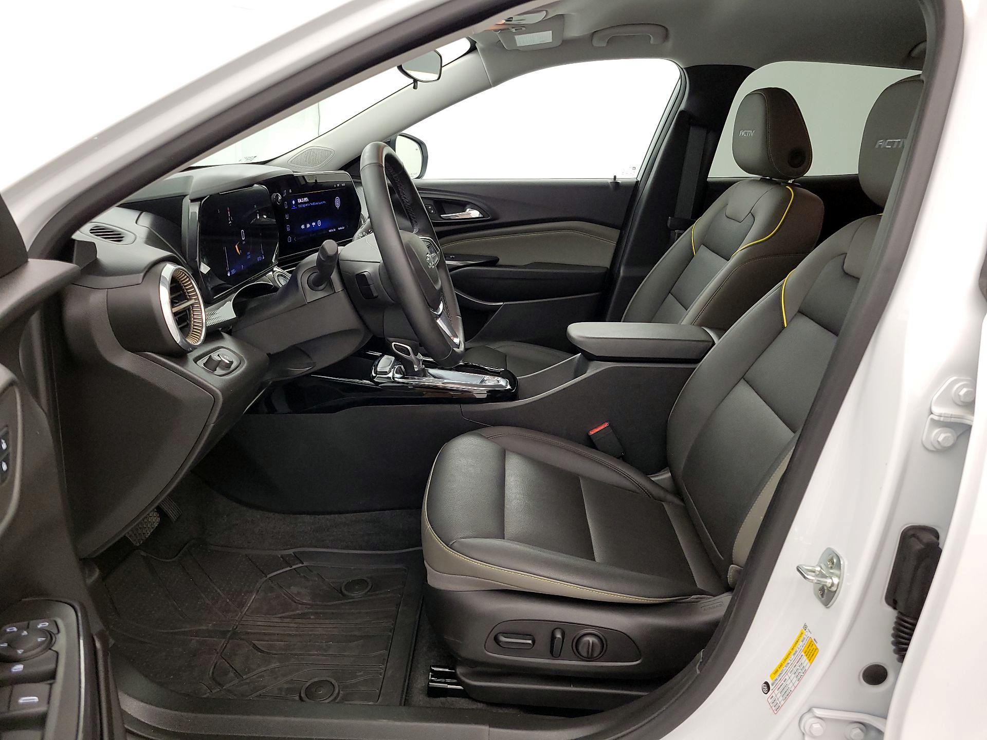 Thumbnail: 2025 Chevrolet Trax - 11