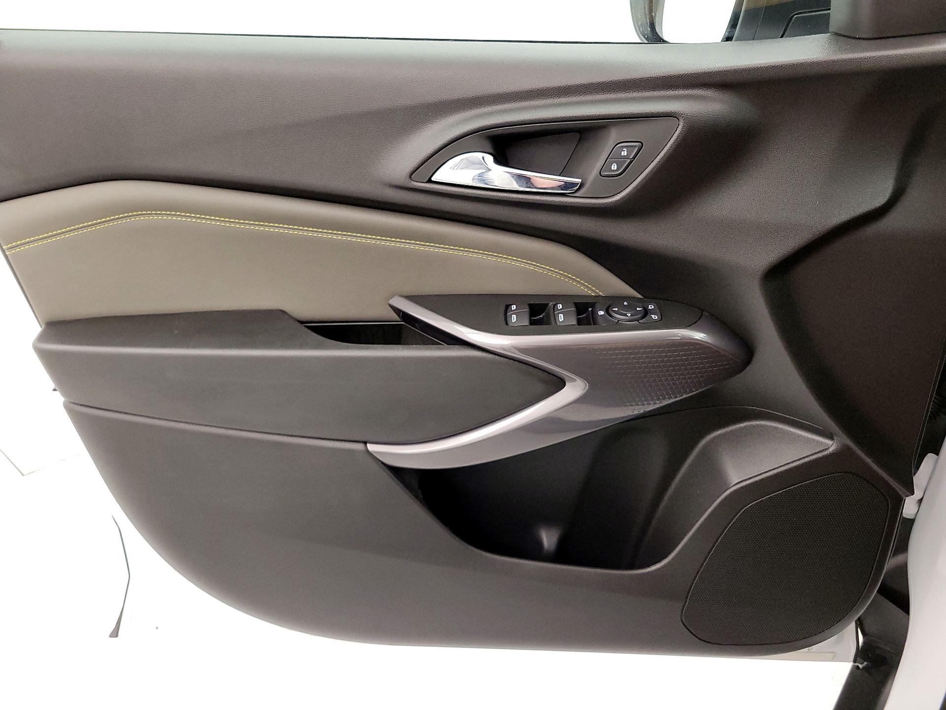Thumbnail: 2025 Chevrolet Trax - 12