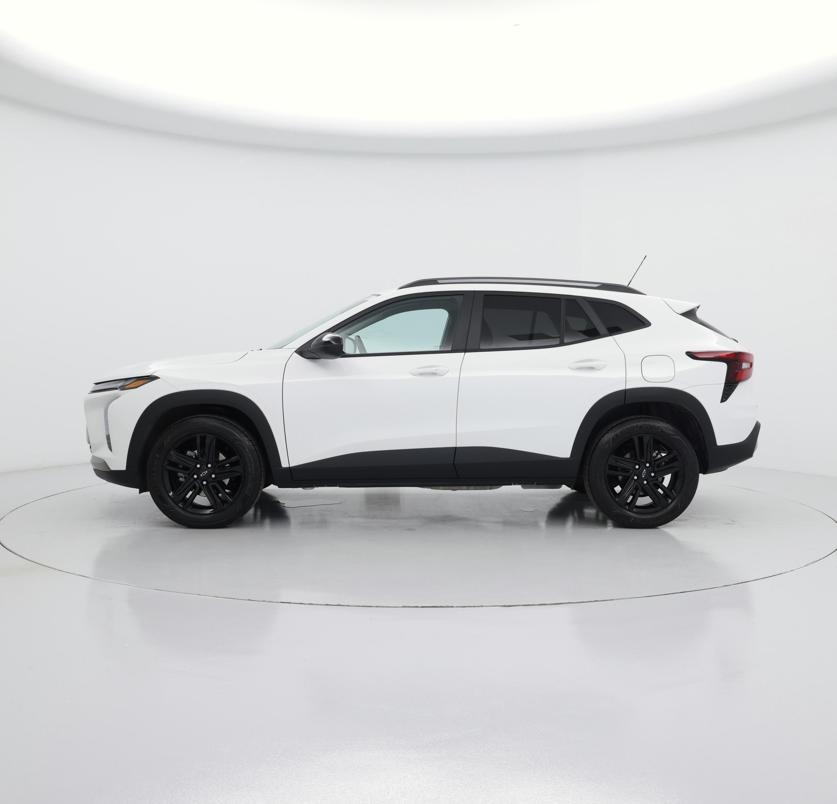 Thumbnail: 2025 Chevrolet Trax - 3