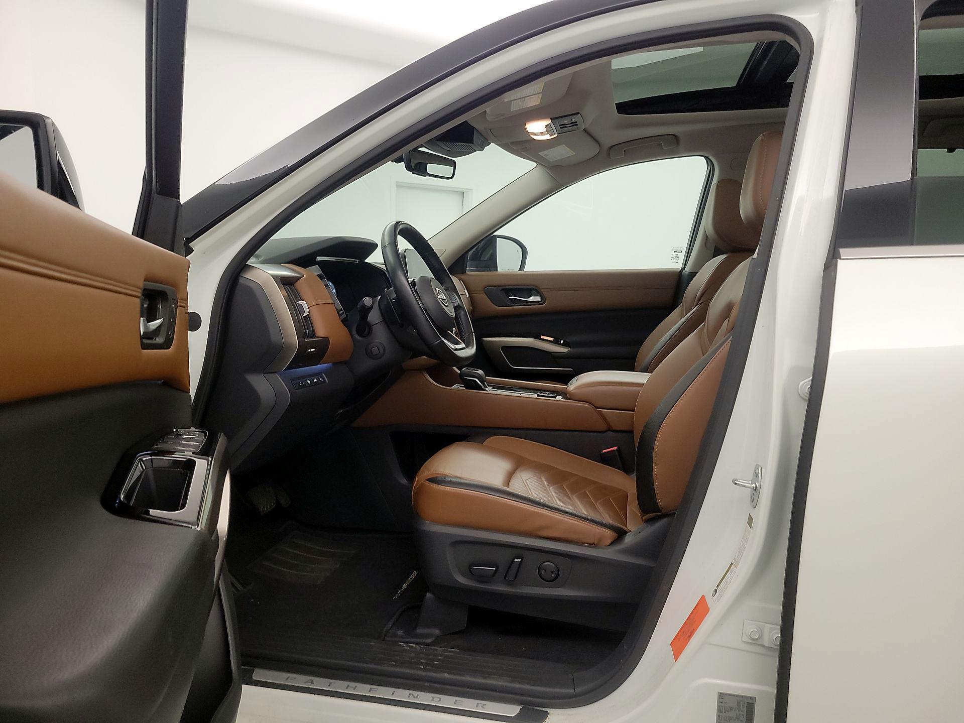 Thumbnail: 2023 Nissan Pathfinder - 11