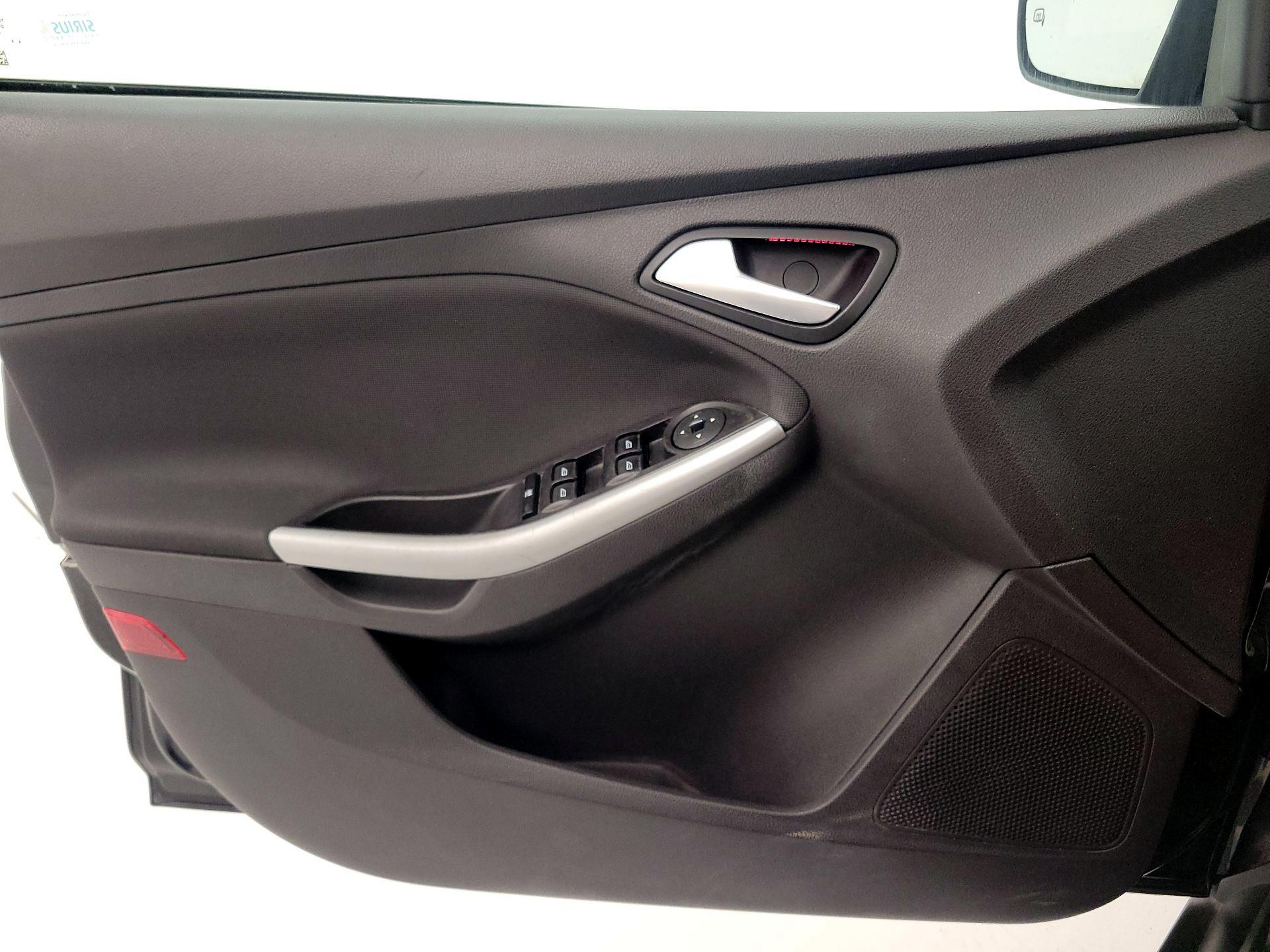 Thumbnail: 2014 Ford Focus - 12
