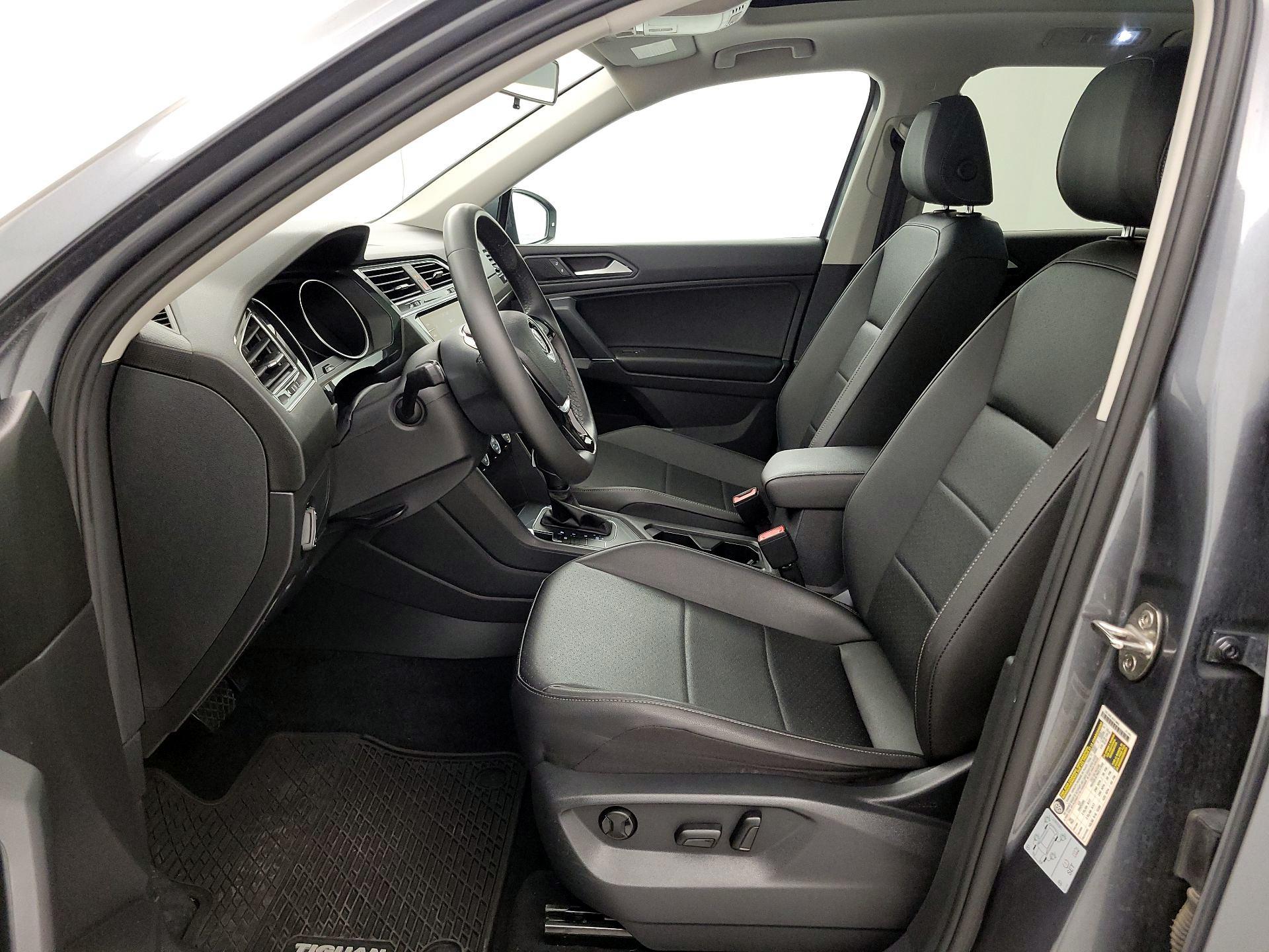 Thumbnail: 2020 Volkswagen Tiguan - 11