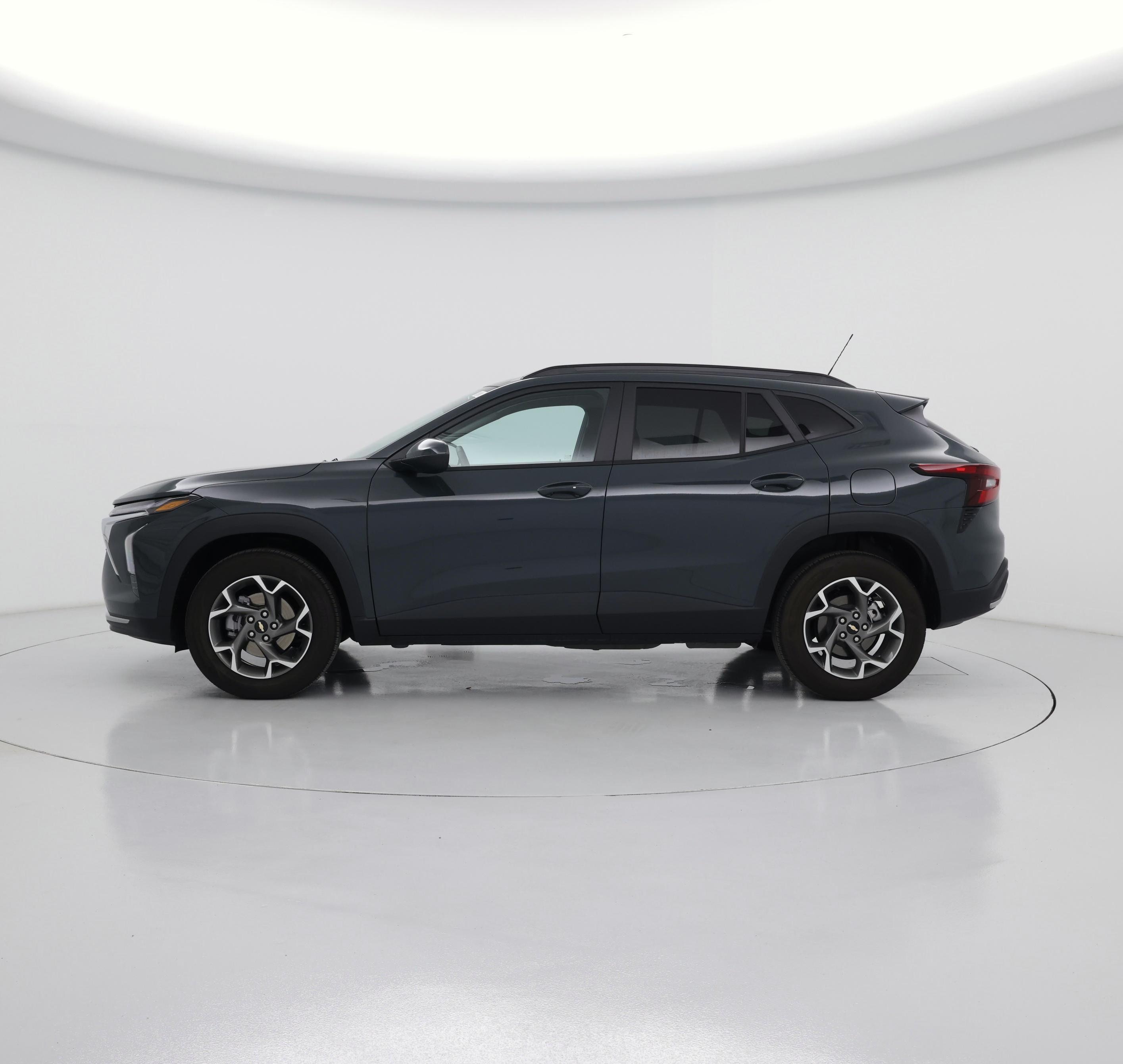 Thumbnail: 2025 Chevrolet Trax - 3