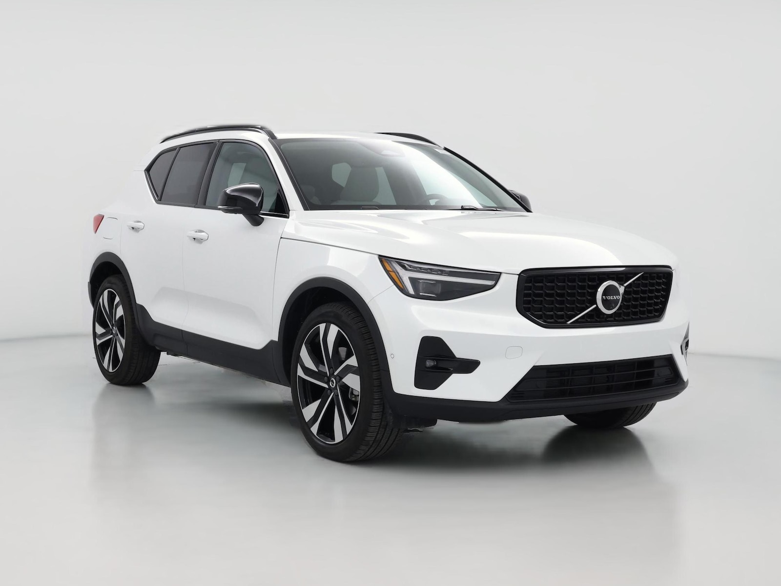 2025 Volvo XC40