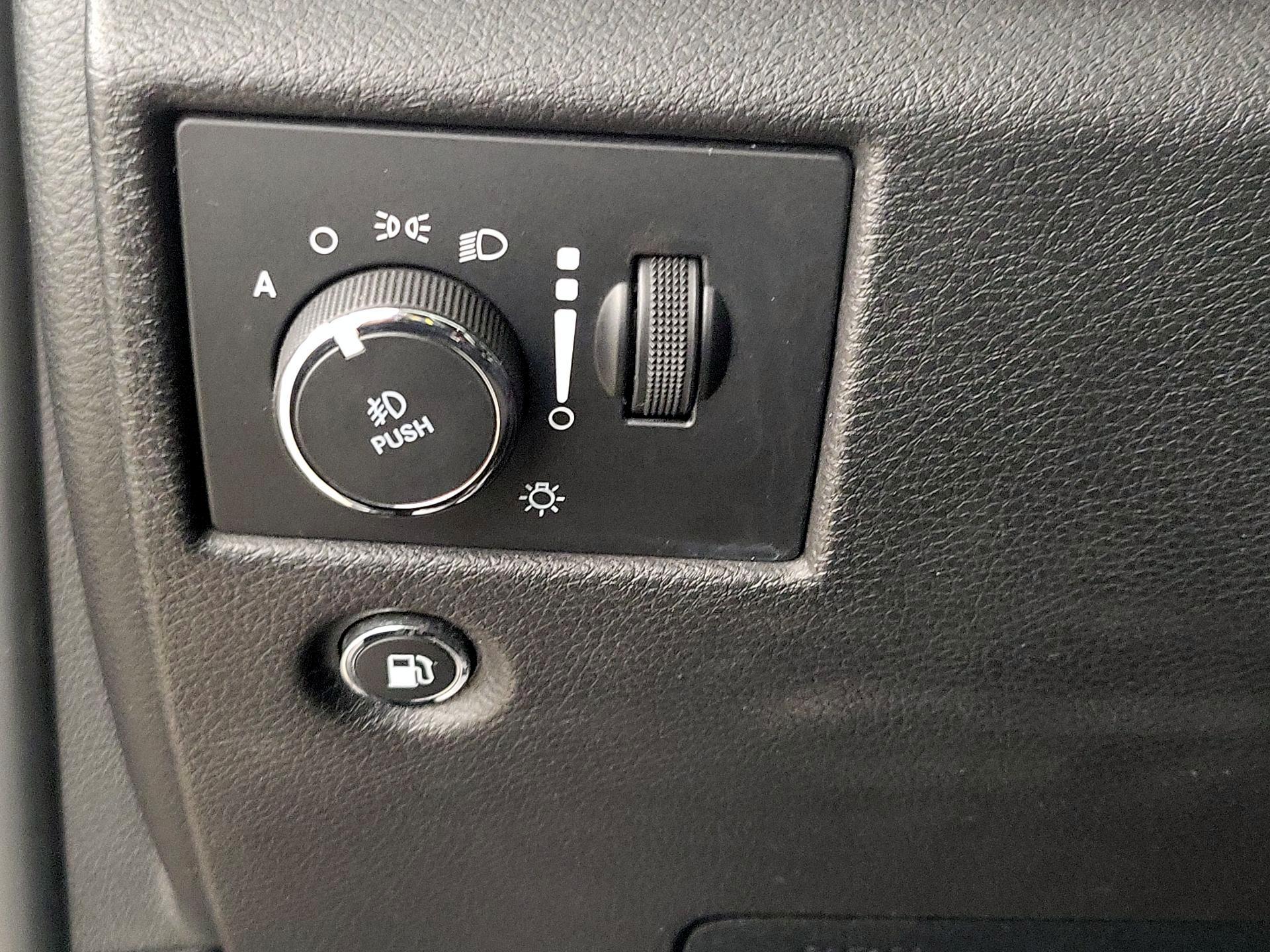 Thumbnail: 2019 Jeep Grand Cherokee - 13