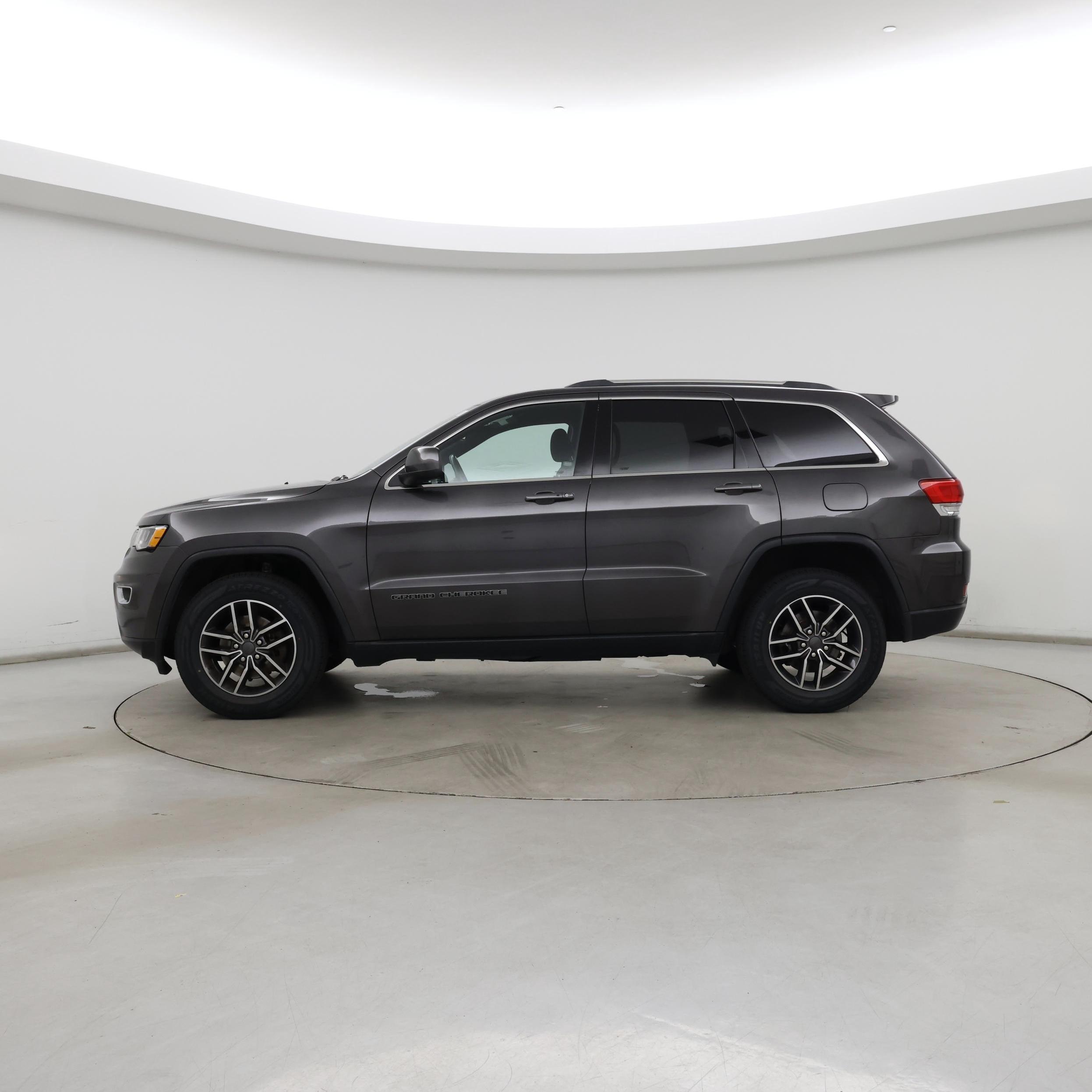 Thumbnail: 2019 Jeep Grand Cherokee - 3