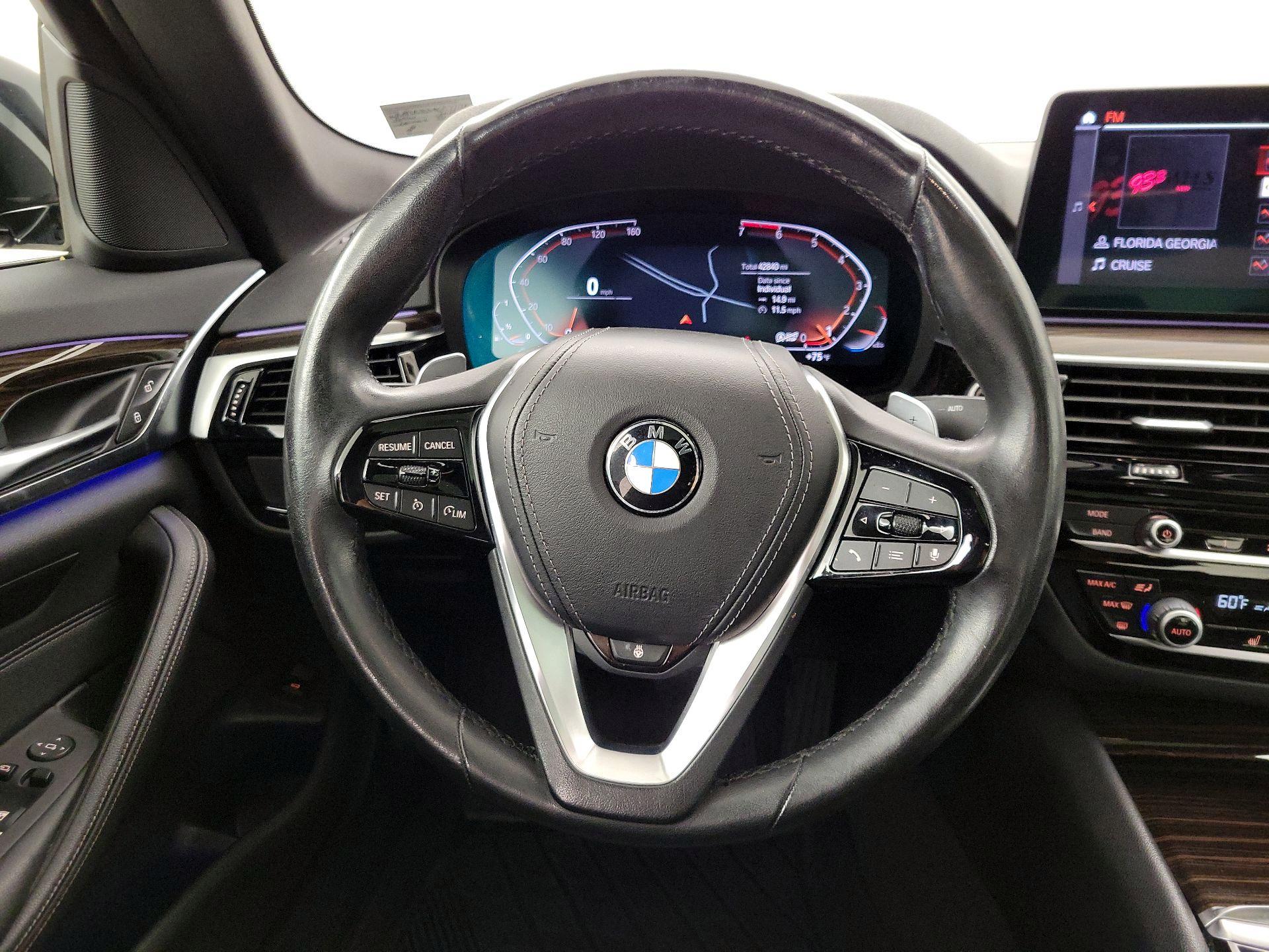 Thumbnail: 2021 BMW 5 Series - 10