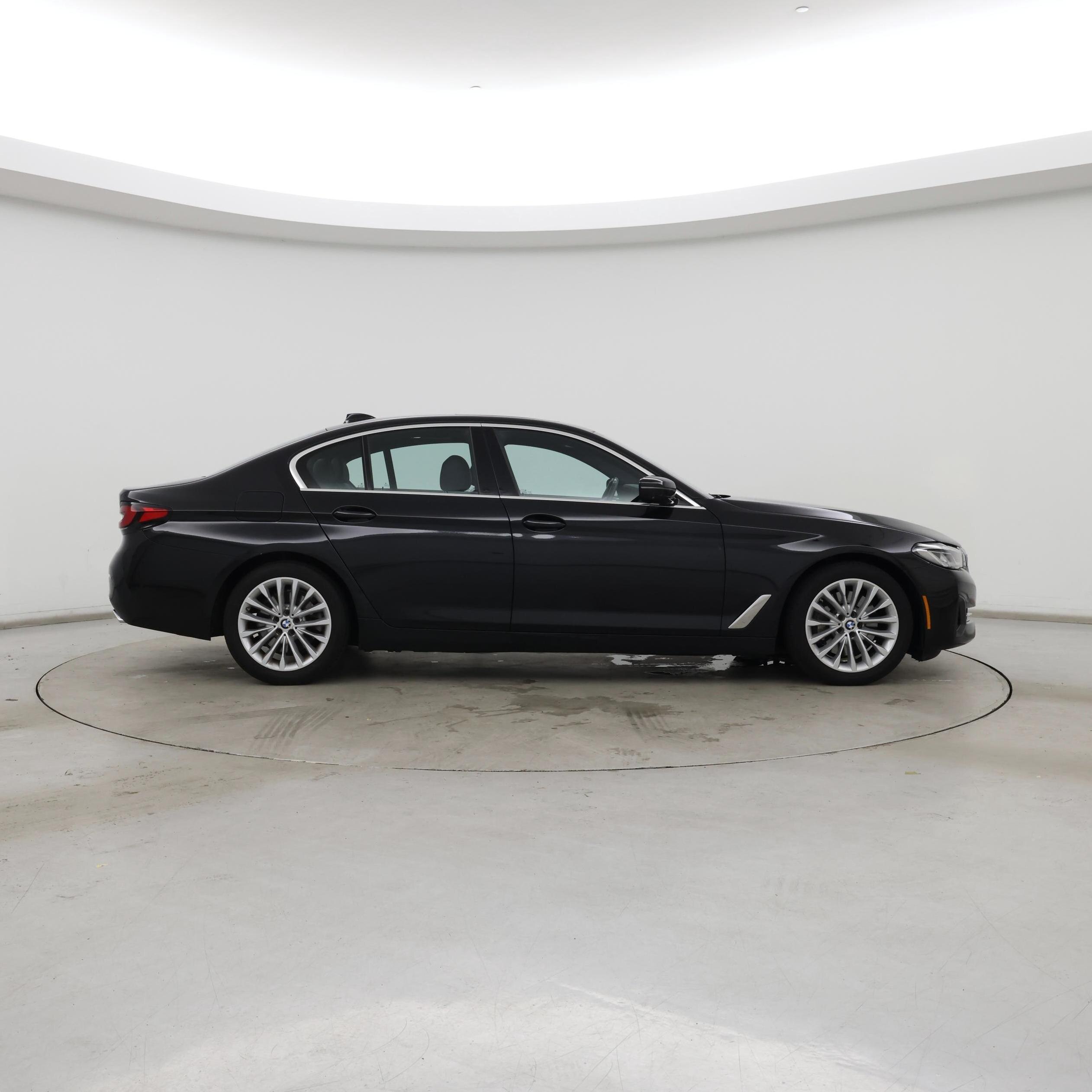 Thumbnail: 2021 BMW 5 Series - 7