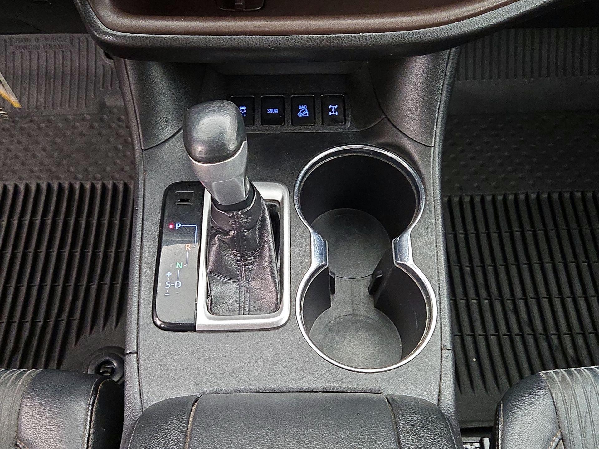 Thumbnail: 2019 Toyota Highlander - 16