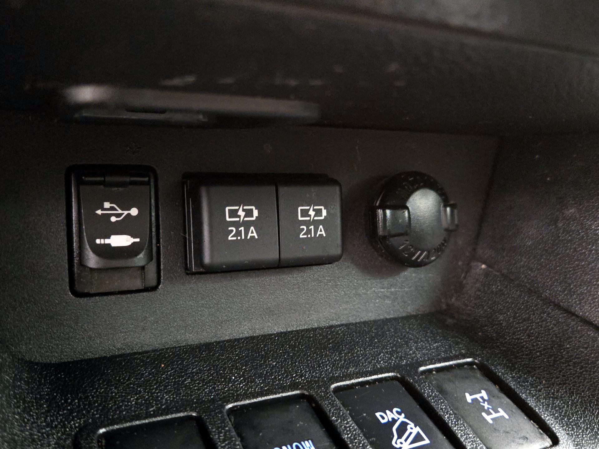 Thumbnail: 2019 Toyota Highlander - 17