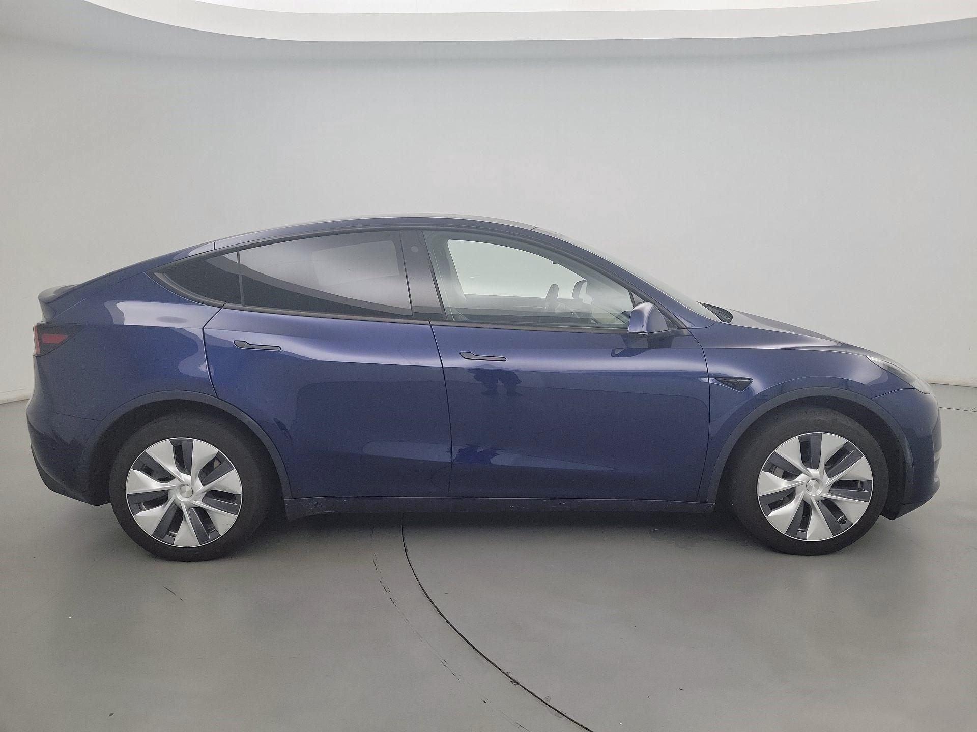 Thumbnail: 2023 Tesla Model Y - 4