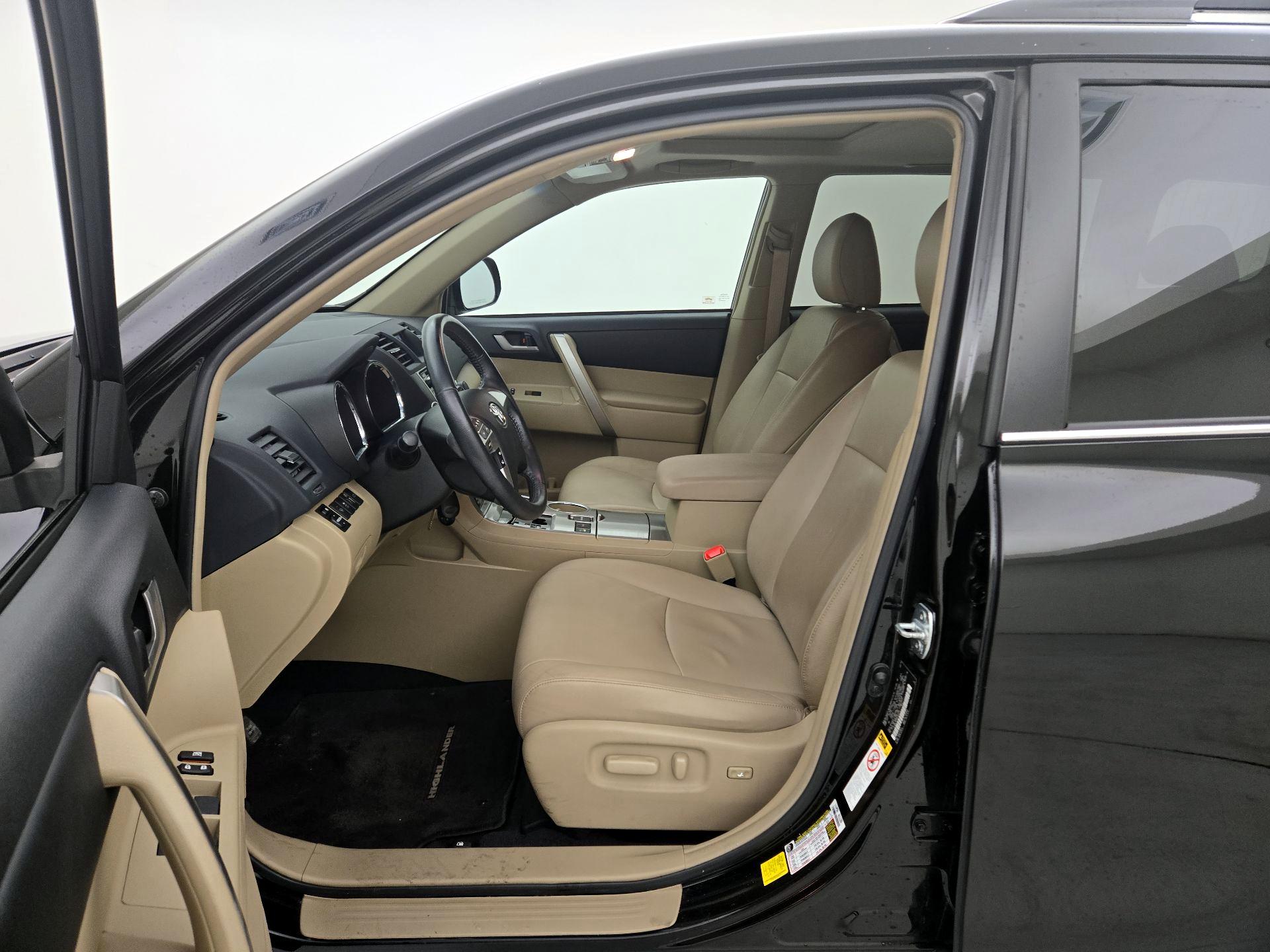 Thumbnail: 2013 Toyota Highlander - 11