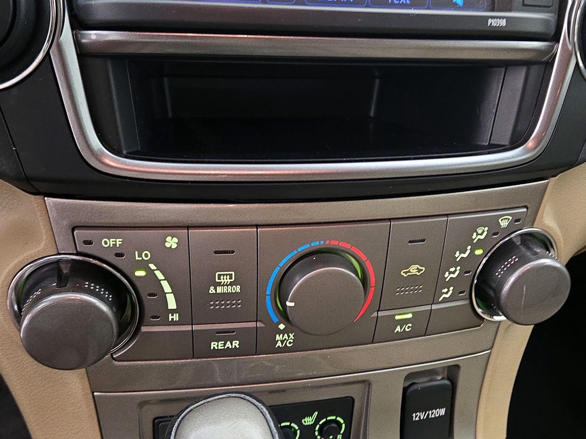 Thumbnail: 2013 Toyota Highlander - 15