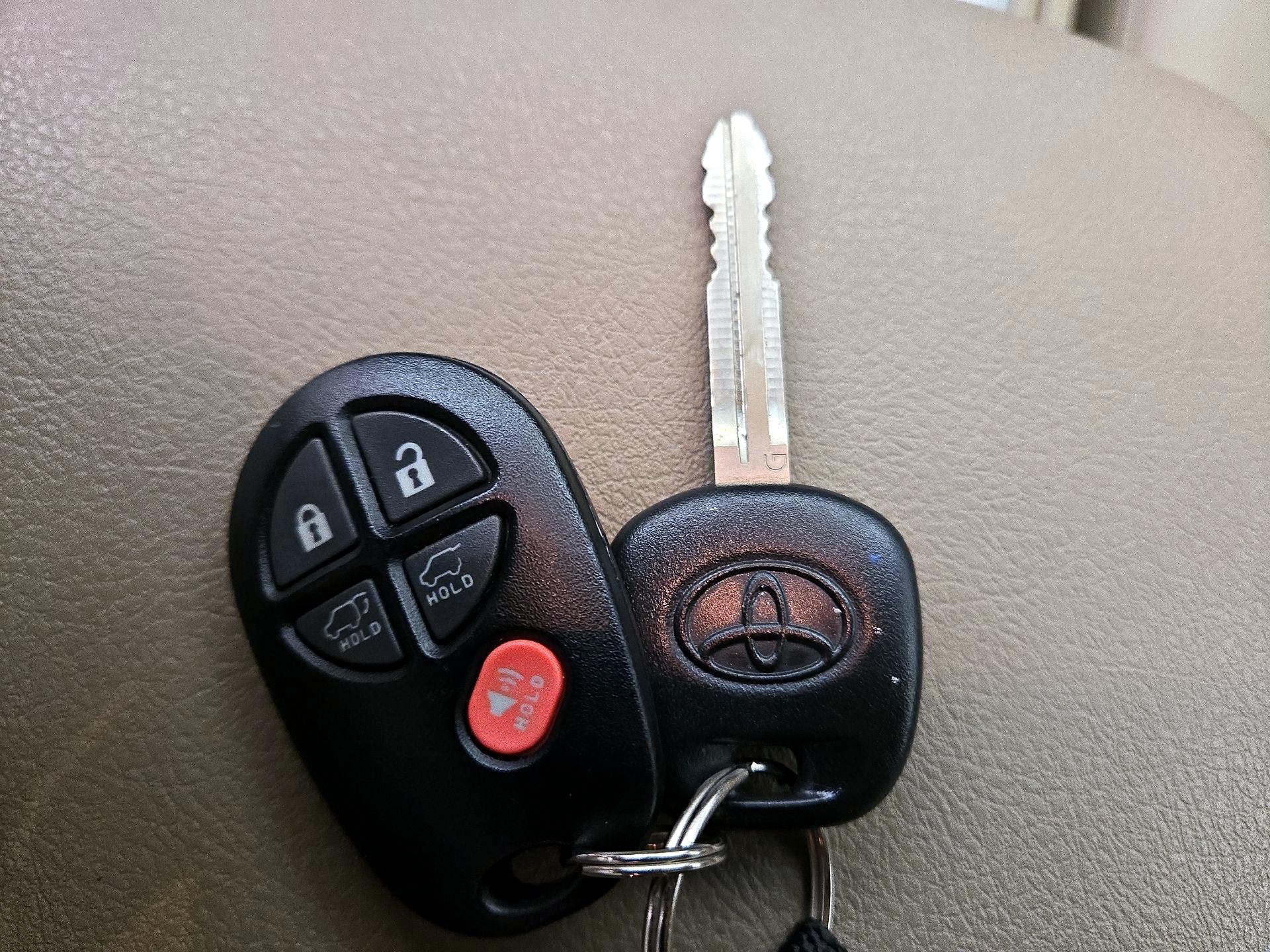 Thumbnail: 2013 Toyota Highlander - 20