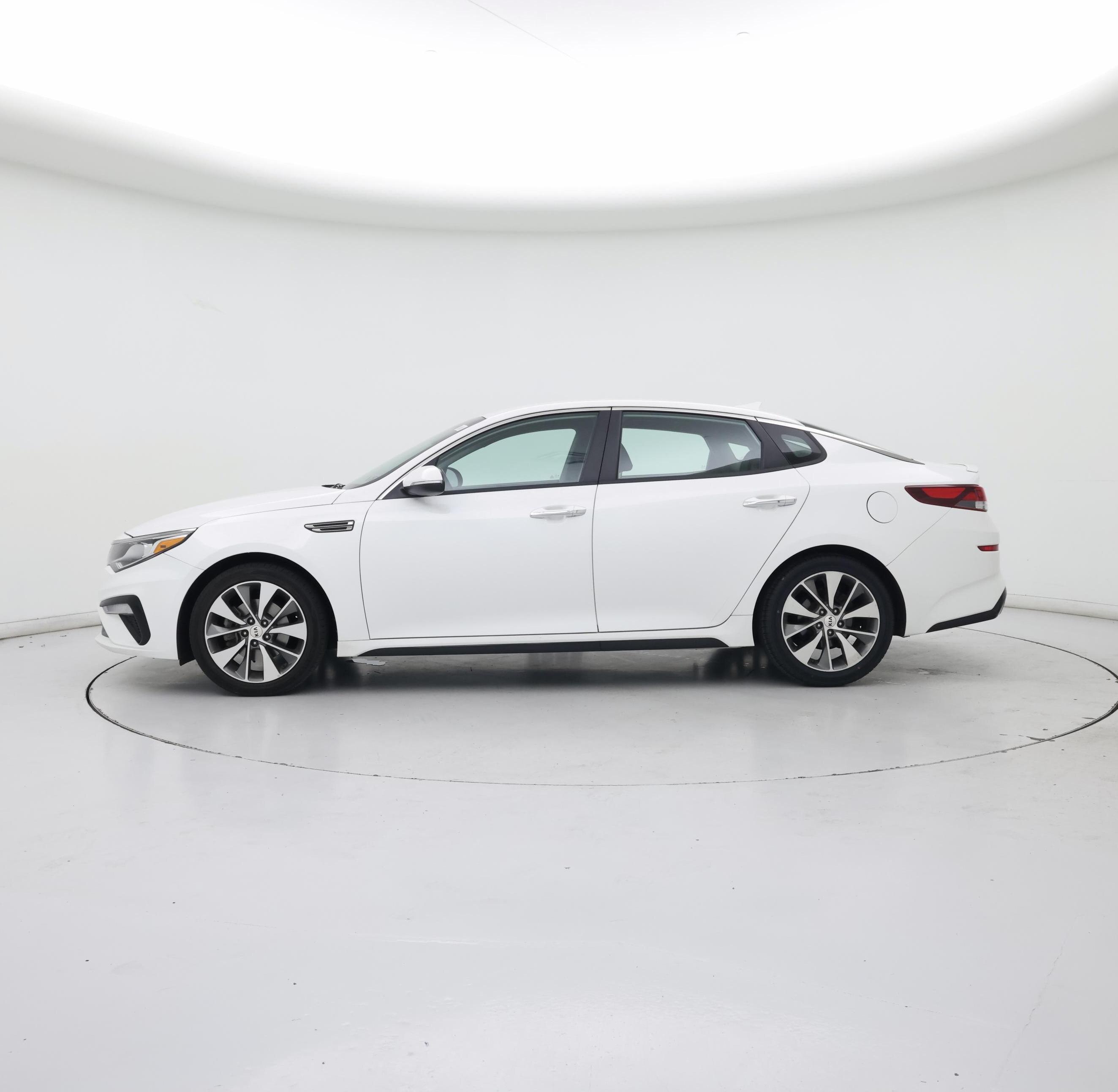Thumbnail: 2019 Kia Optima - 3