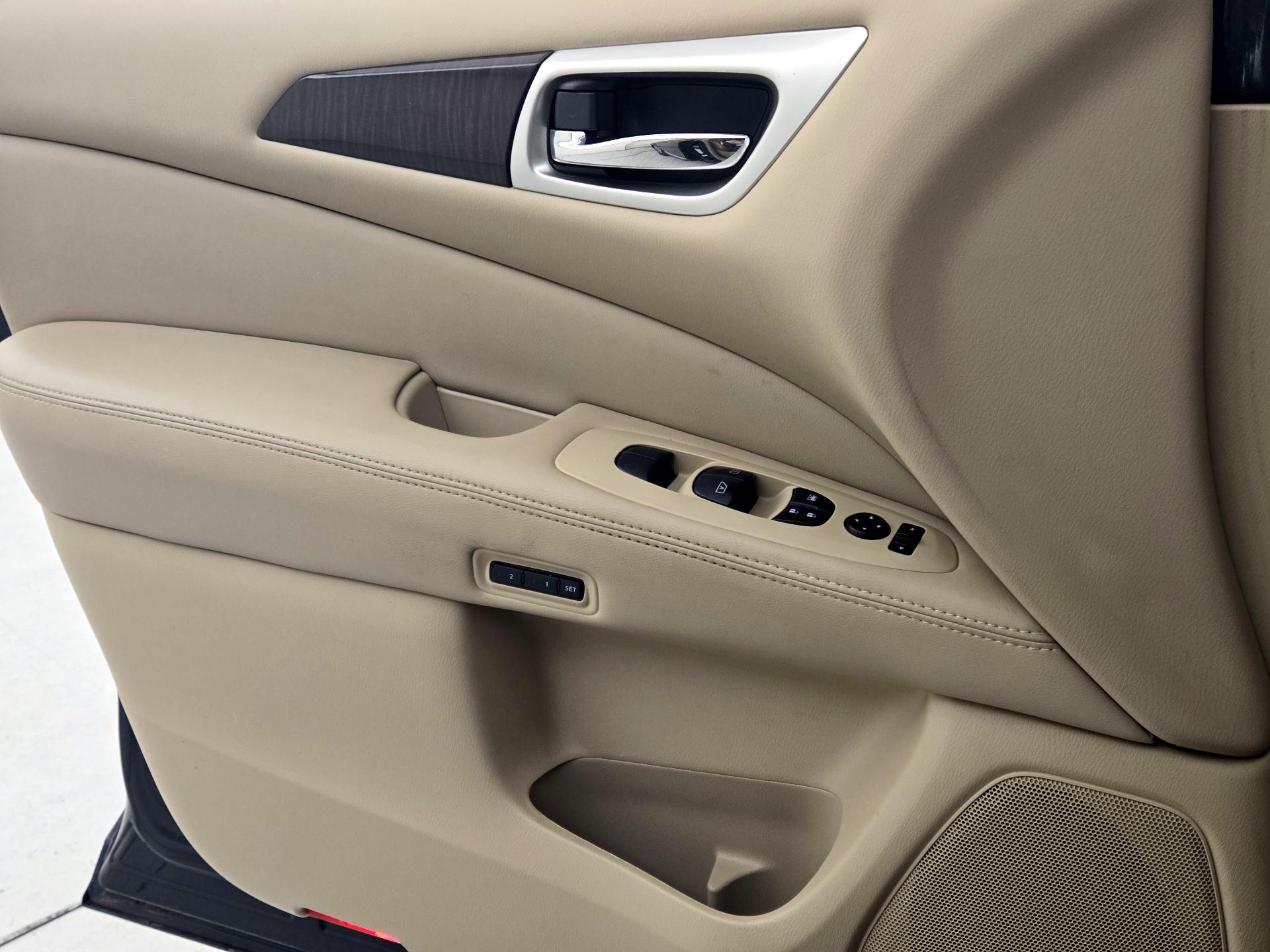 Thumbnail: 2014 Nissan Pathfinder - 12