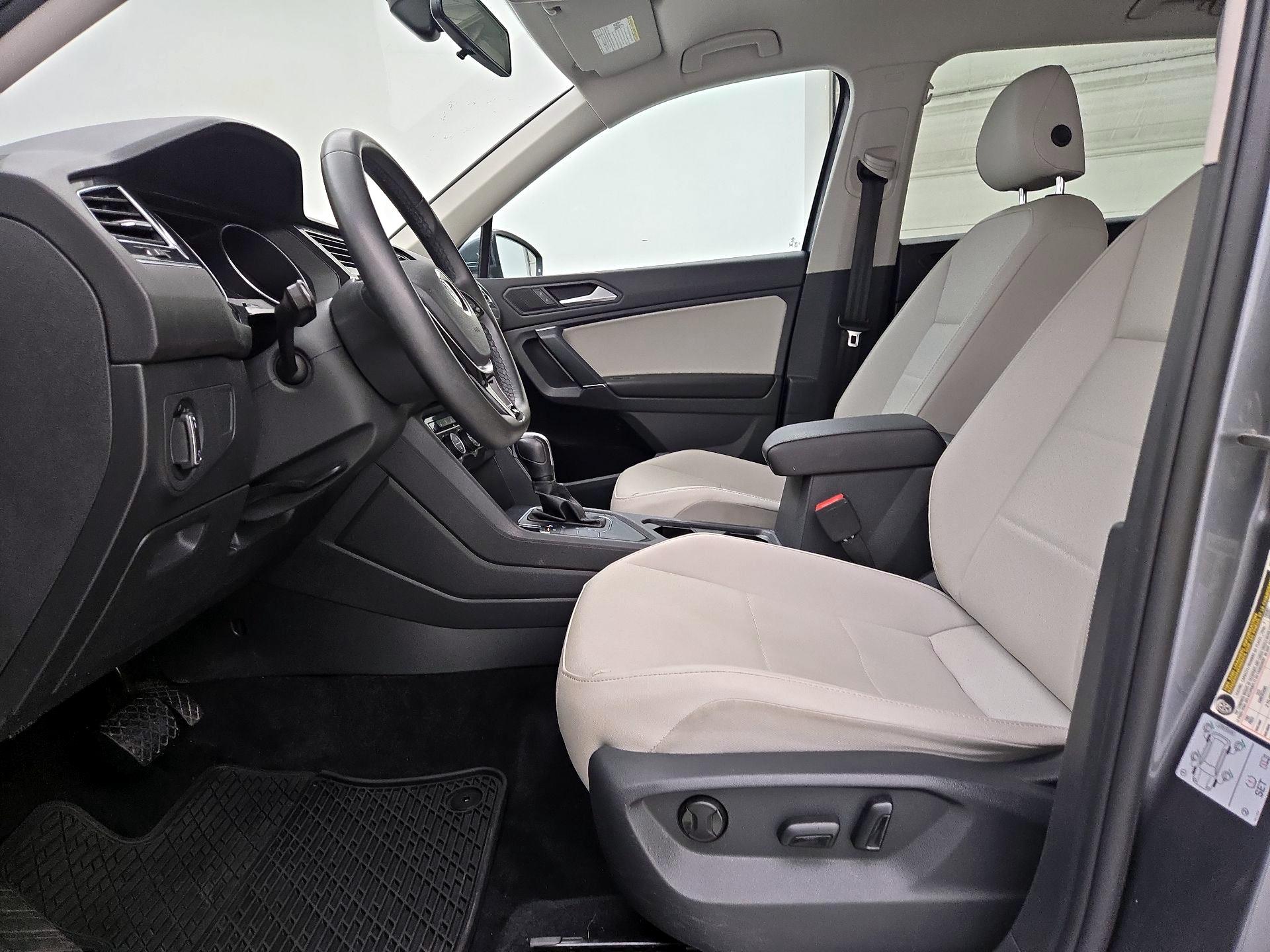 Thumbnail: 2020 Volkswagen Tiguan - 11