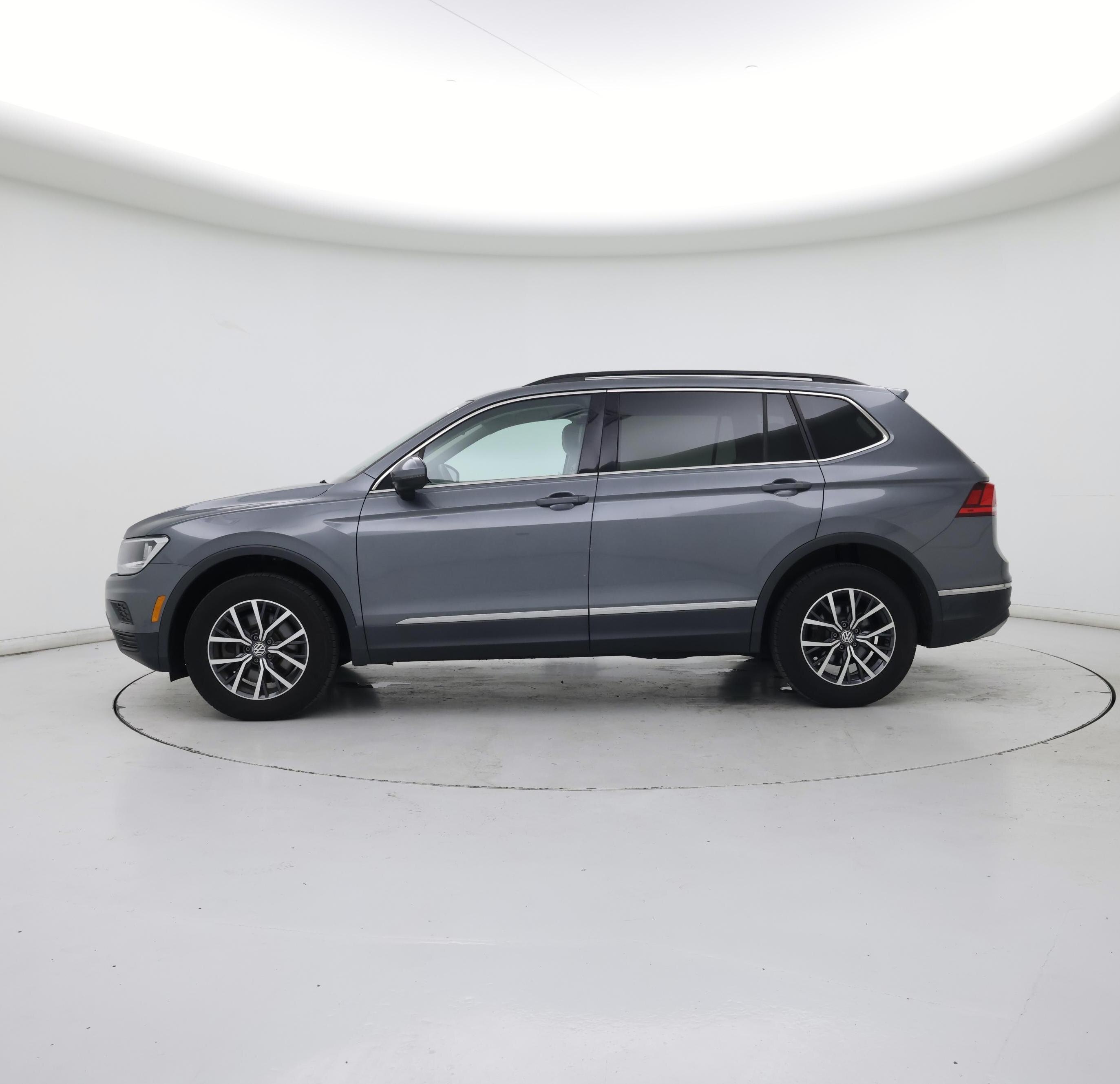 Thumbnail: 2020 Volkswagen Tiguan - 3