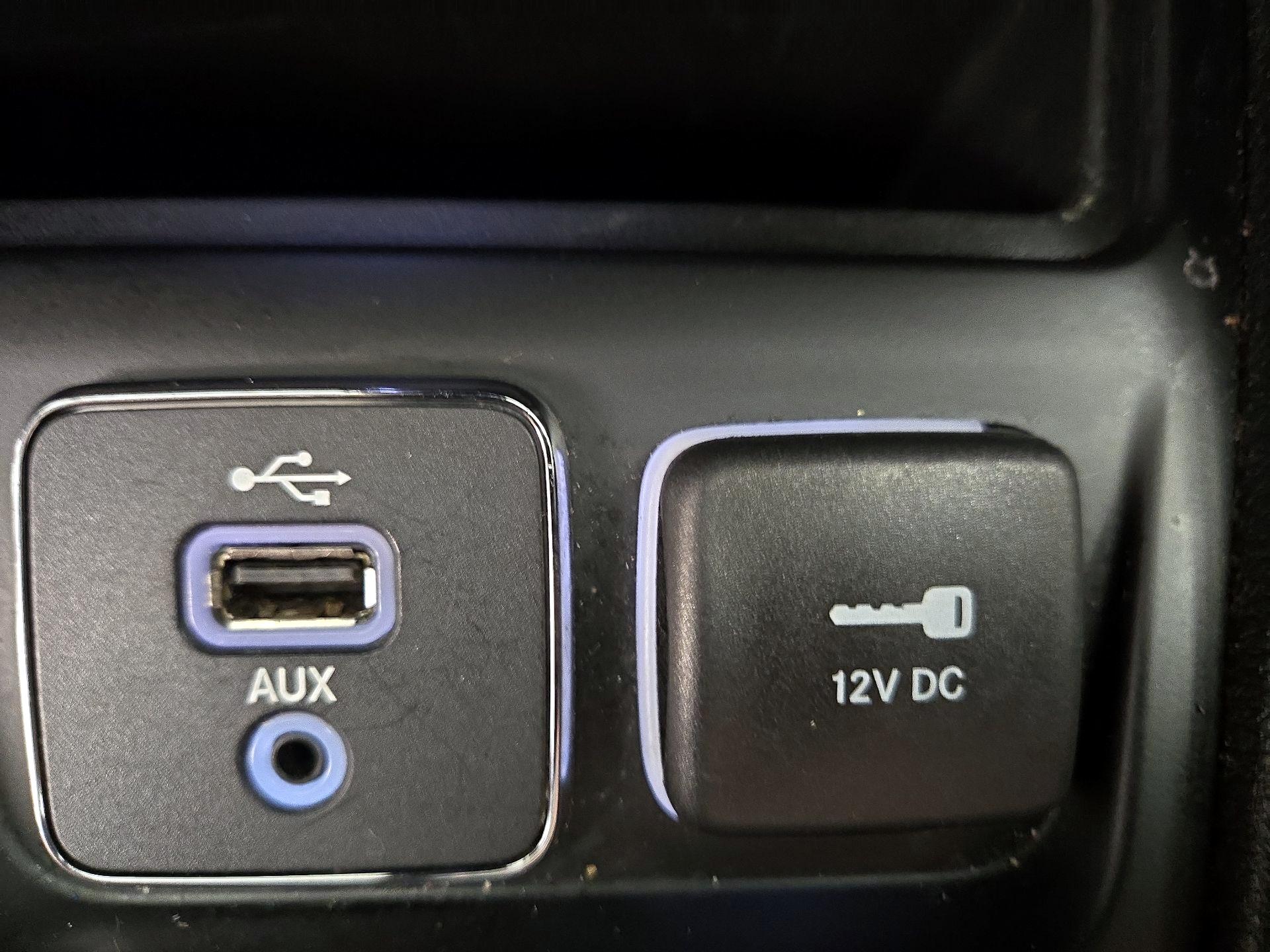 Thumbnail: 2019 Jeep Cherokee - 18