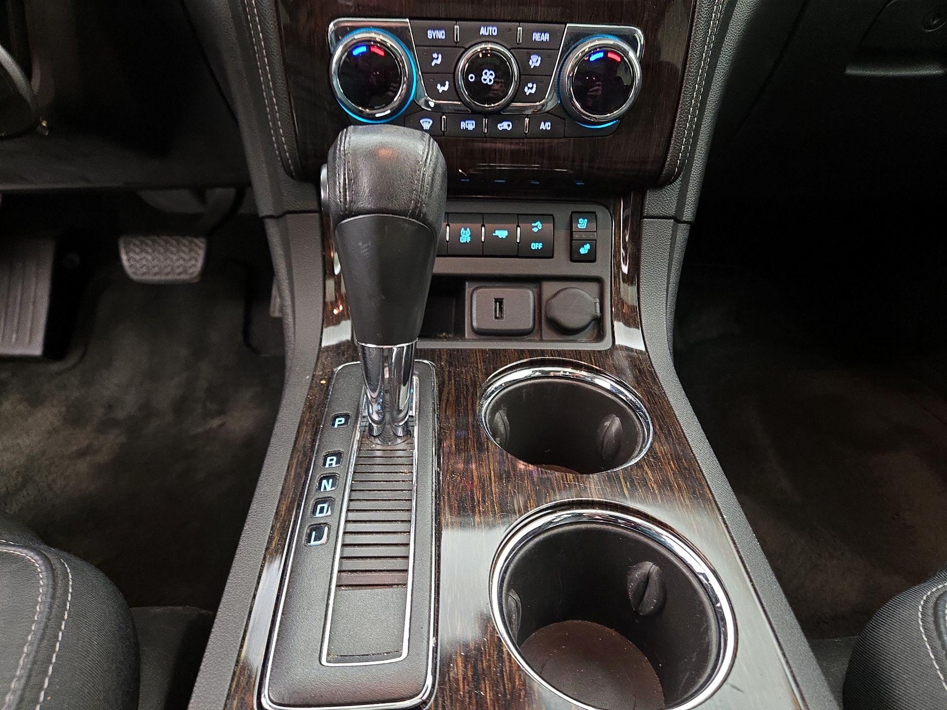 Thumbnail: 2015 Chevrolet Traverse - 18