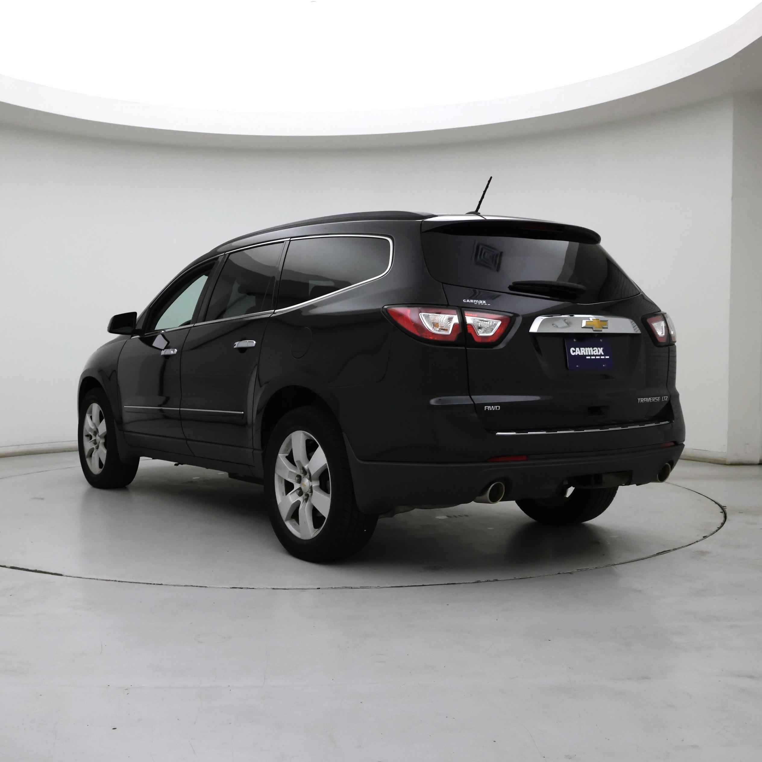 Thumbnail: 2015 Chevrolet Traverse - 2