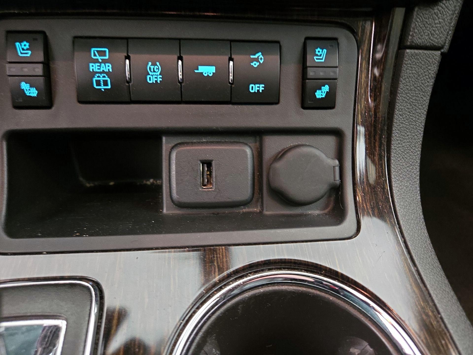 Thumbnail: 2015 Chevrolet Traverse - 19