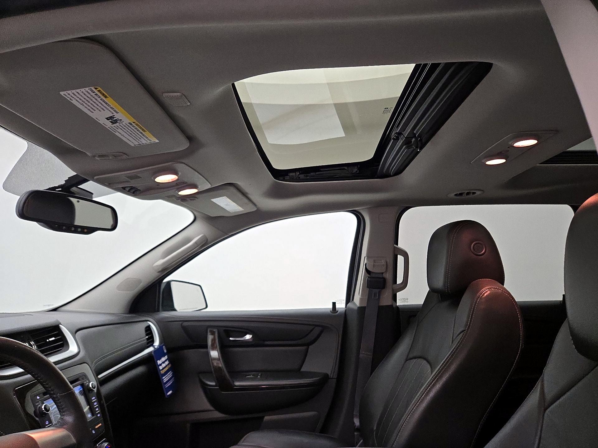 Thumbnail: 2015 Chevrolet Traverse - 20