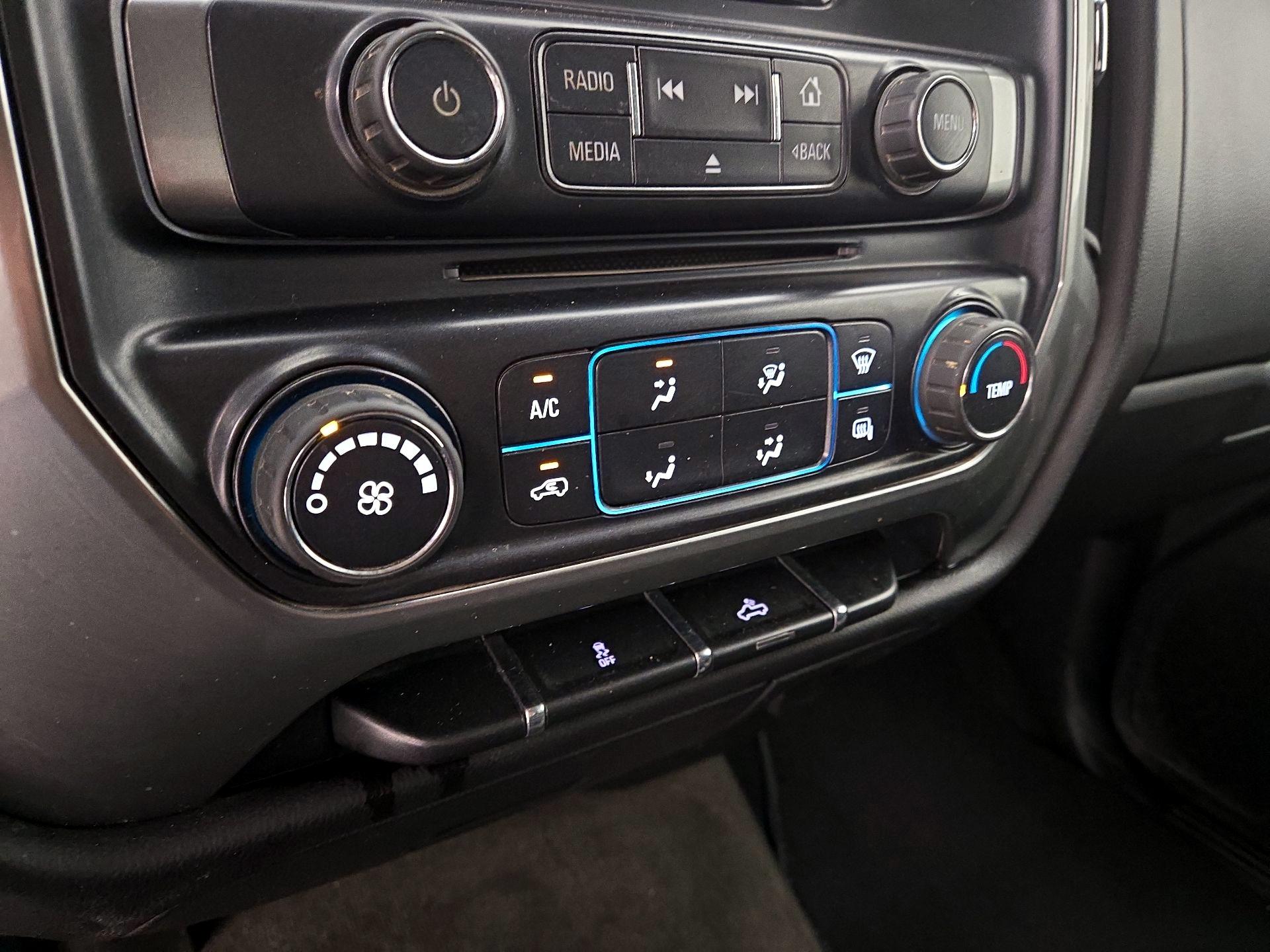 Thumbnail: 2015 Chevrolet Silverado 2500 - 15