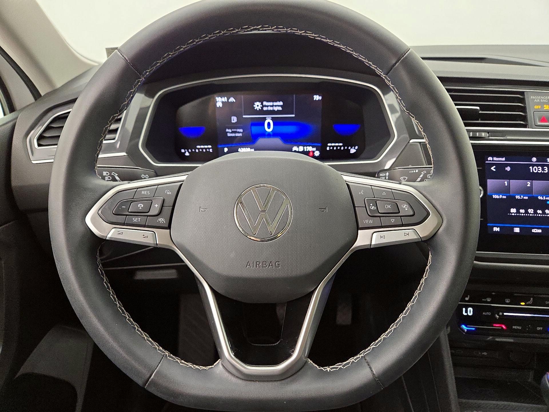 Thumbnail: 2023 Volkswagen Tiguan - 10