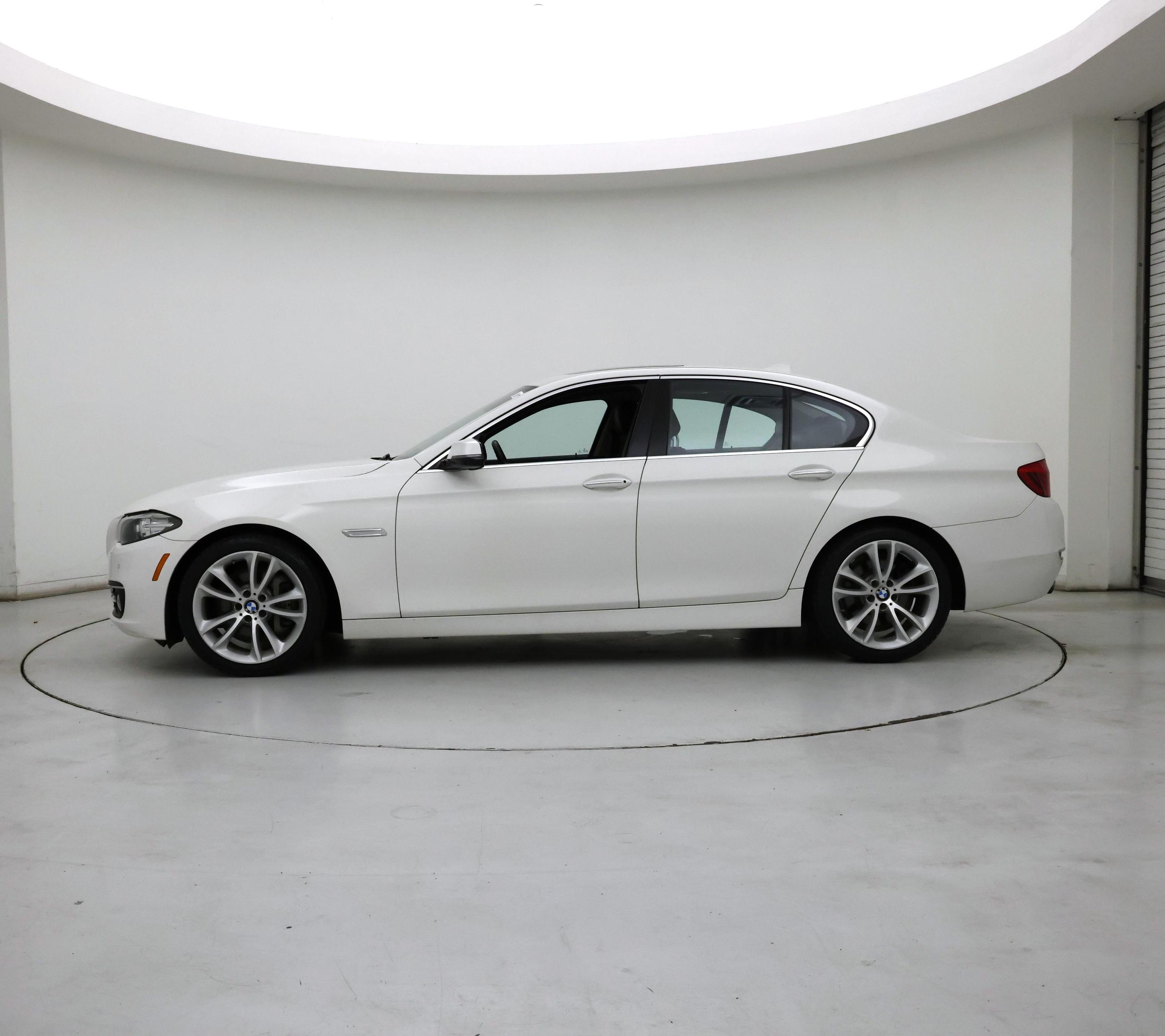 Thumbnail: 2015 BMW 5 Series - 3