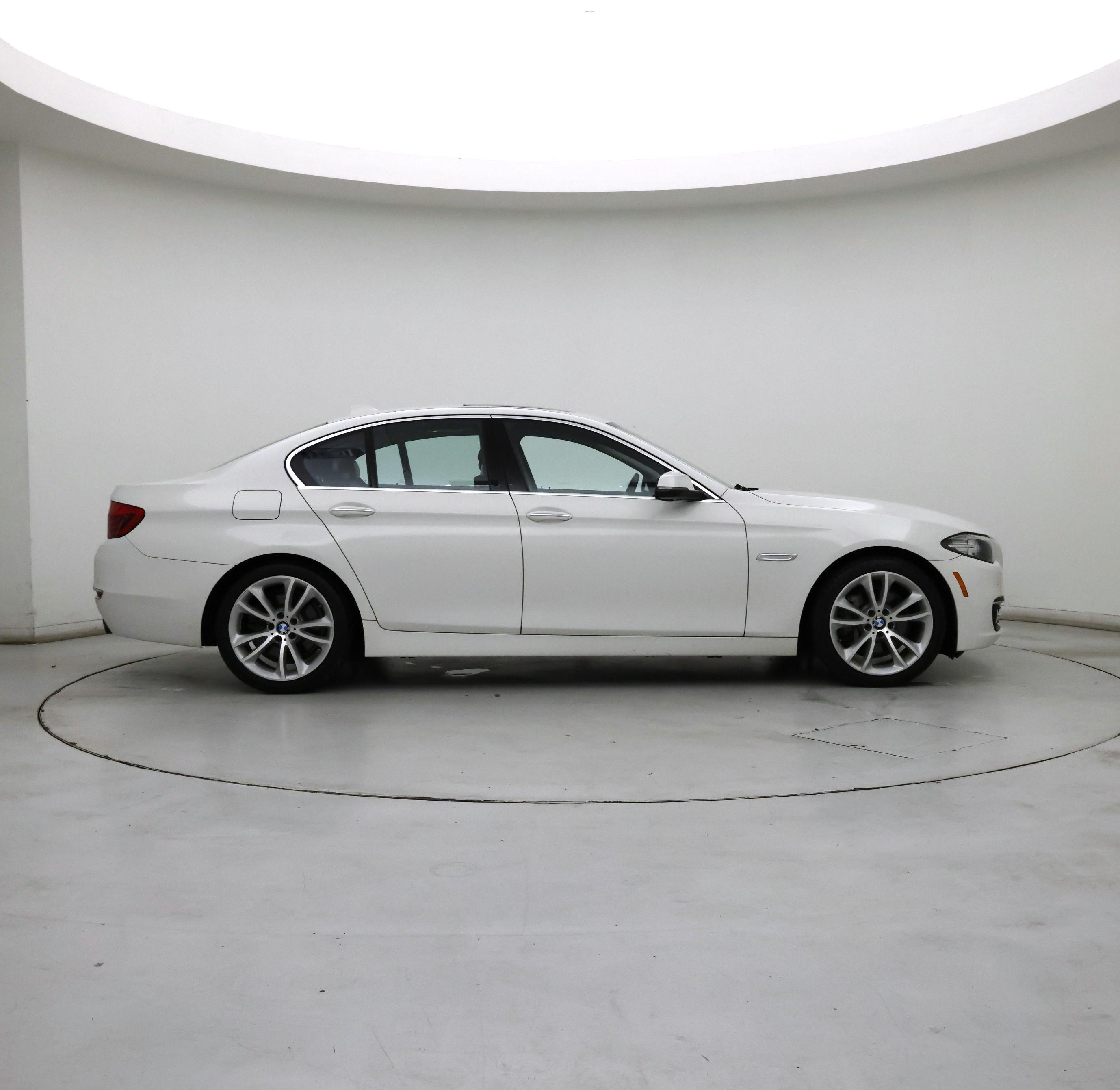 Thumbnail: 2015 BMW 5 Series - 7