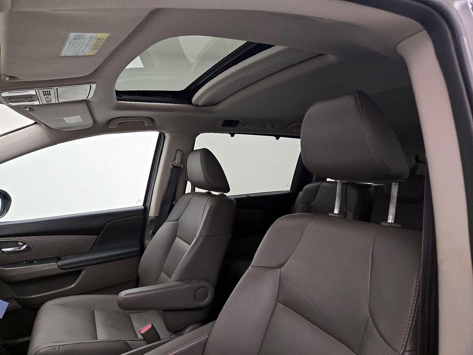 Thumbnail: 2017 Honda Odyssey - 18