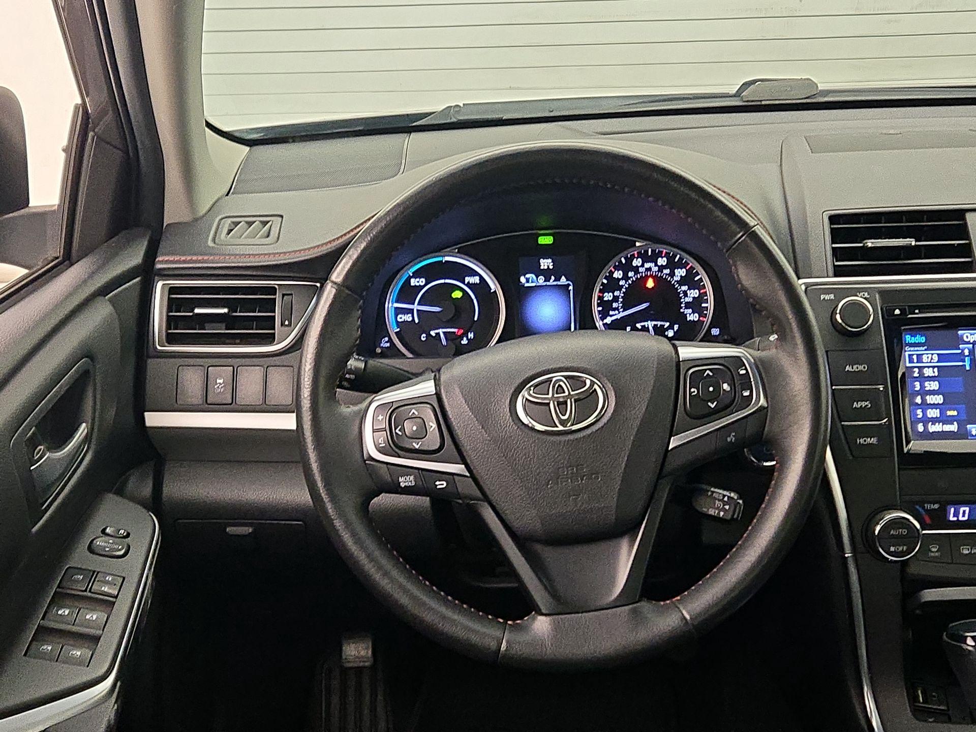 Thumbnail: 2015 Toyota Camry - 10