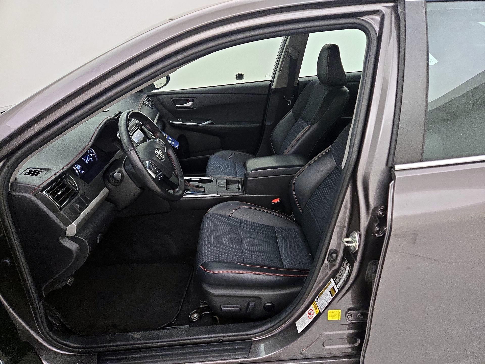 Thumbnail: 2015 Toyota Camry - 11