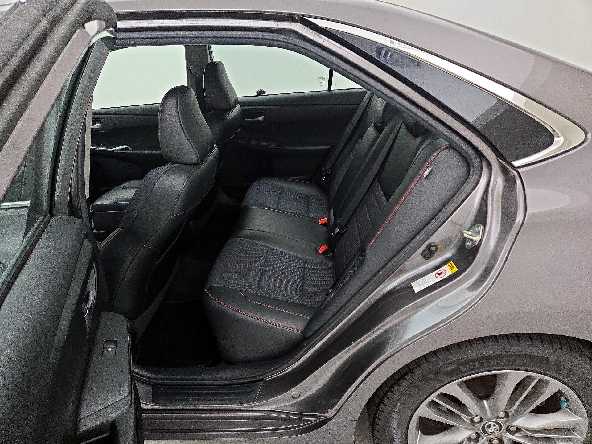 Thumbnail: 2015 Toyota Camry - 17