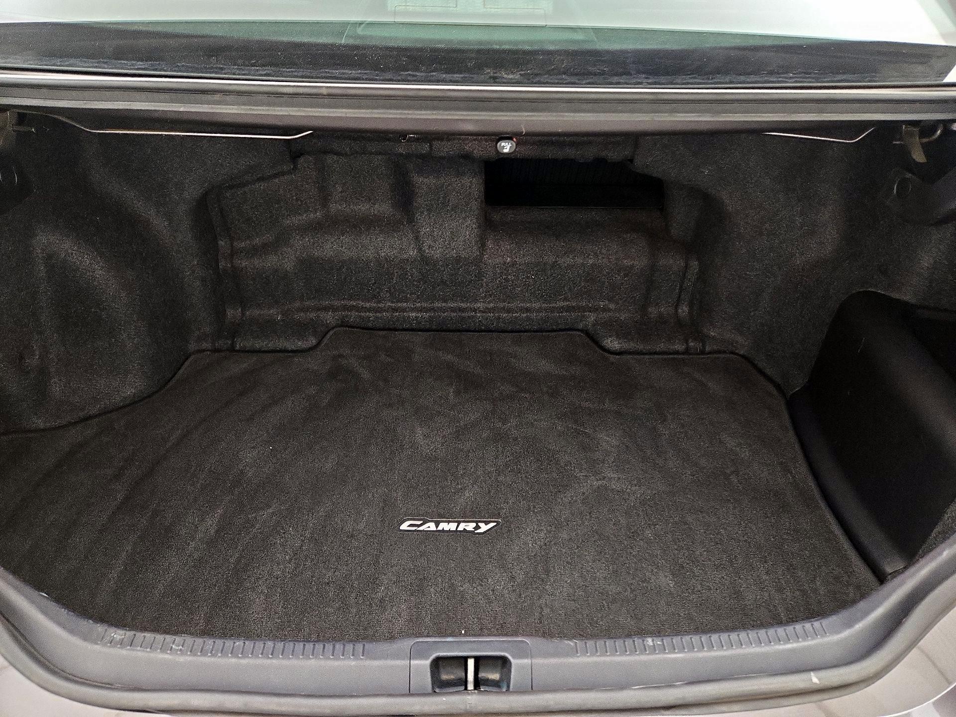 Thumbnail: 2015 Toyota Camry - 18