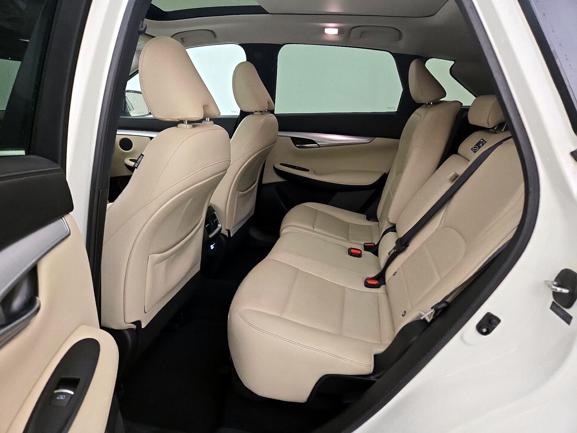 Thumbnail: 2019 INFINITI QX50 - 10