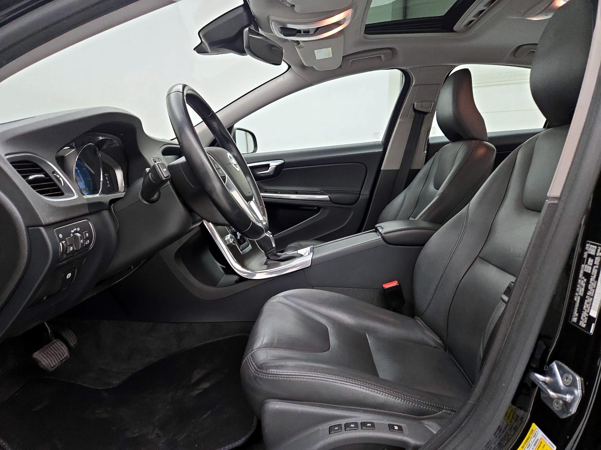Thumbnail: 2016 Volvo S60 - 11