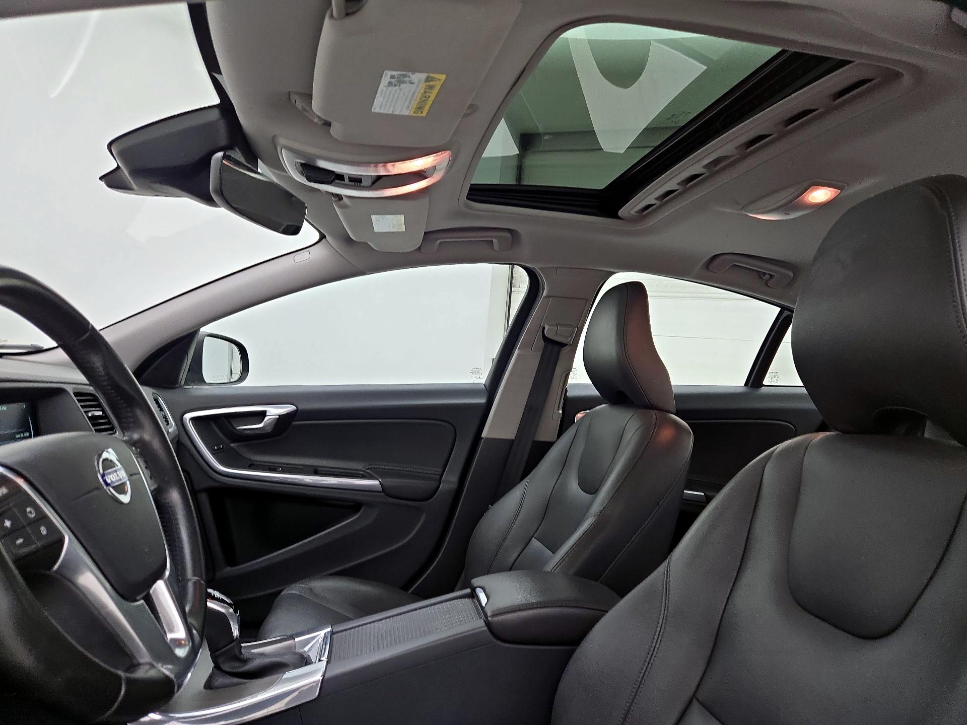 Thumbnail: 2016 Volvo S60 - 18