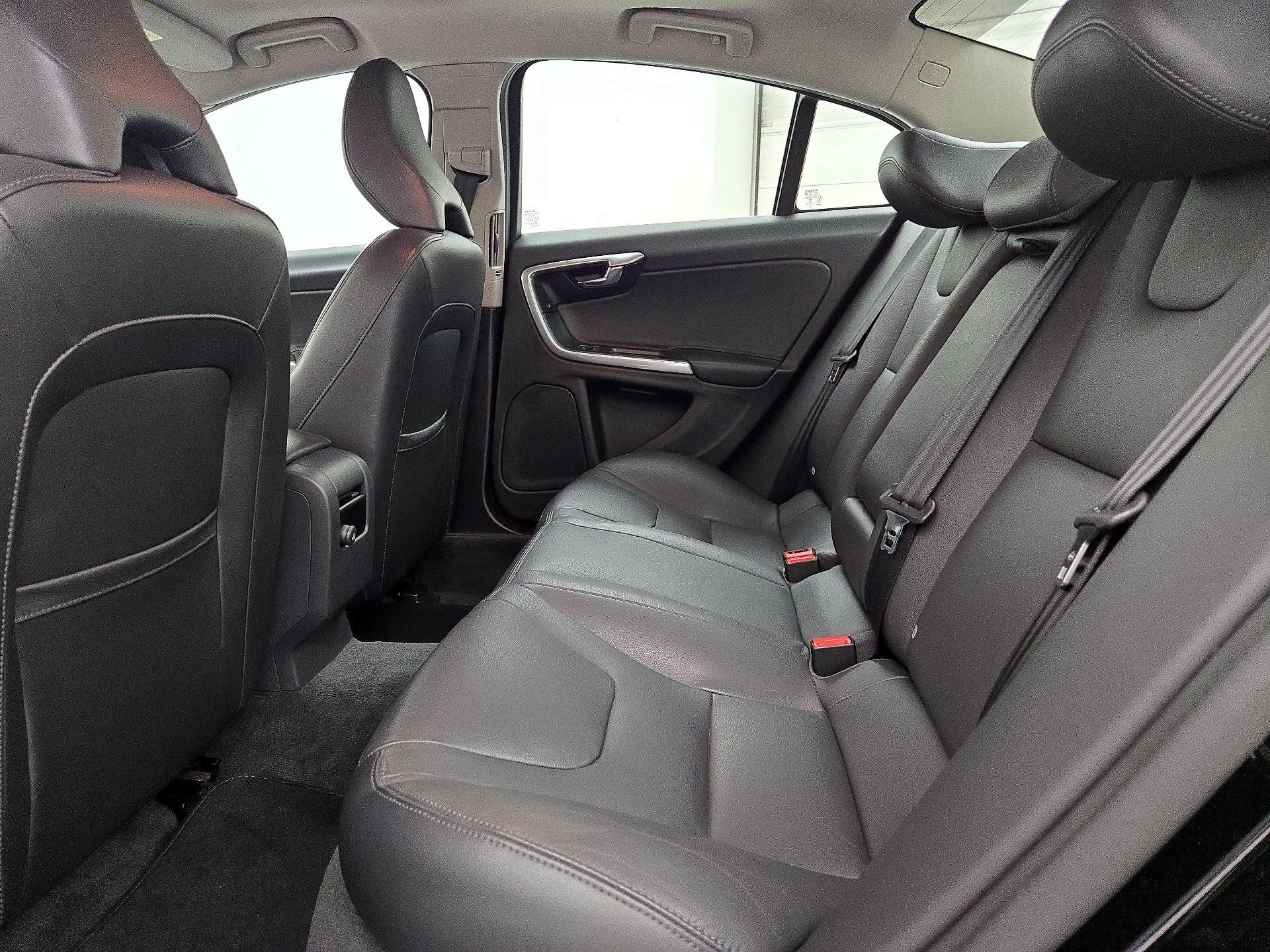 Thumbnail: 2016 Volvo S60 - 19